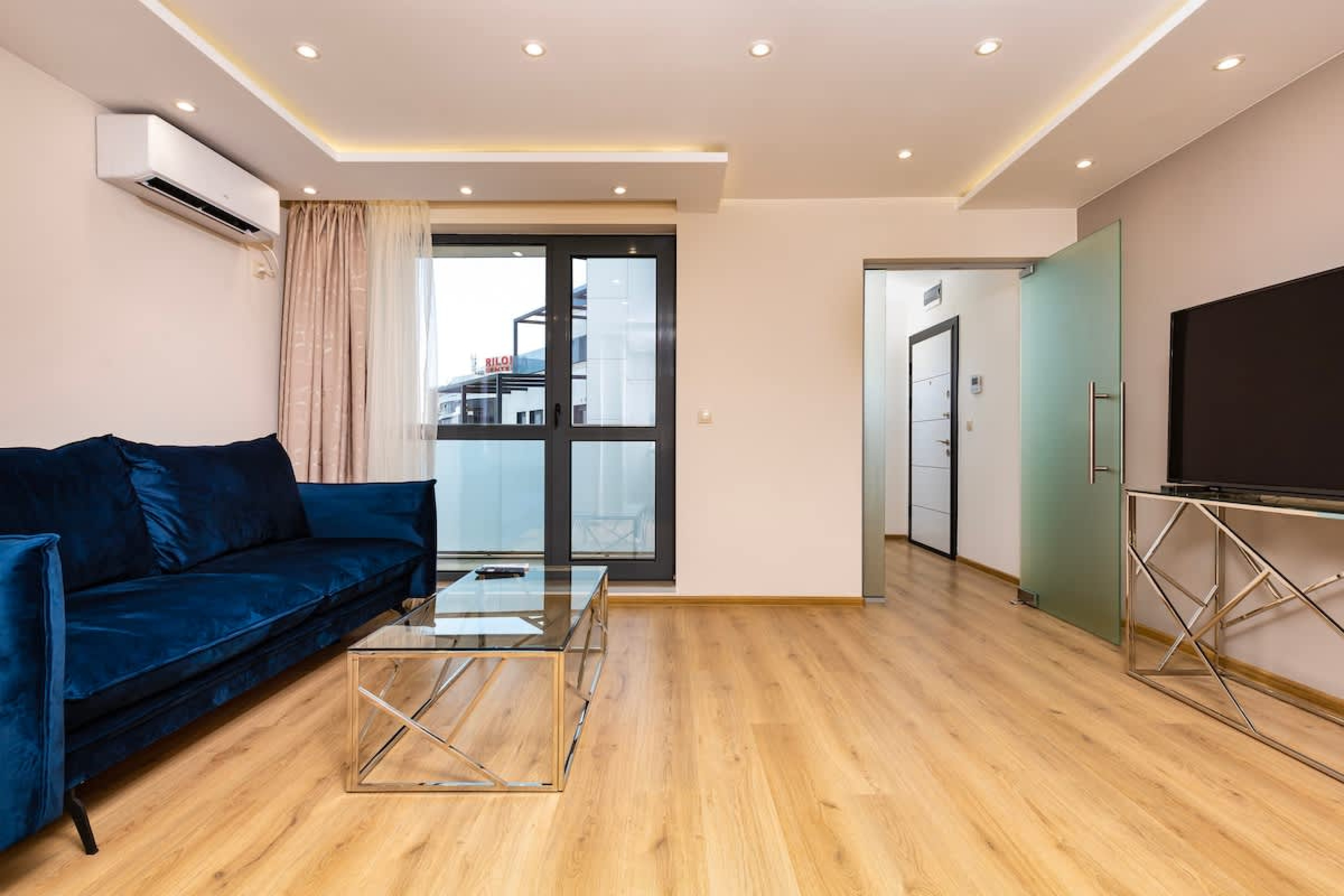 Cityscape Retreat 1BD Flat in the Heart of Plovdiv - Photo 10