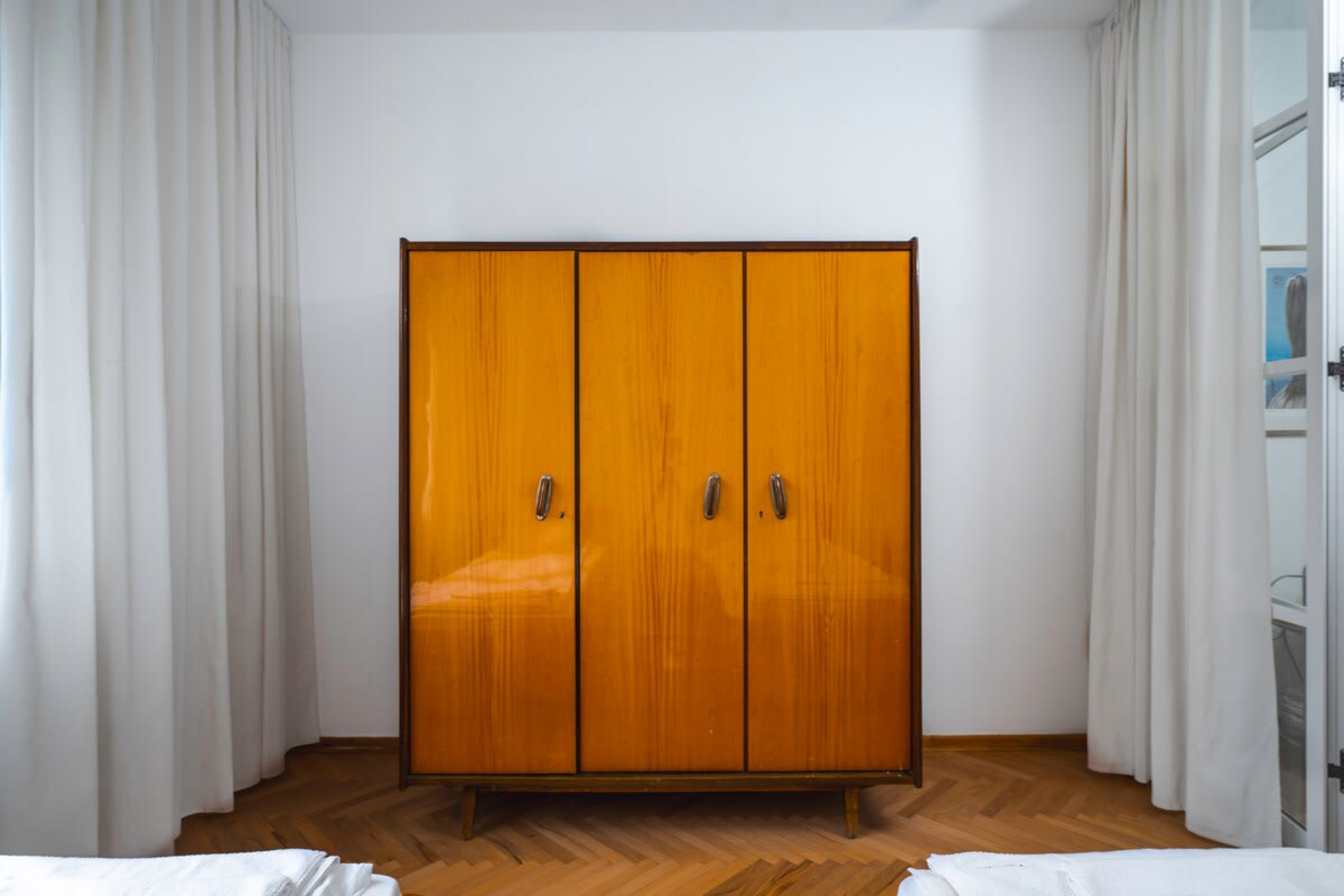 Scoutaround White Logo