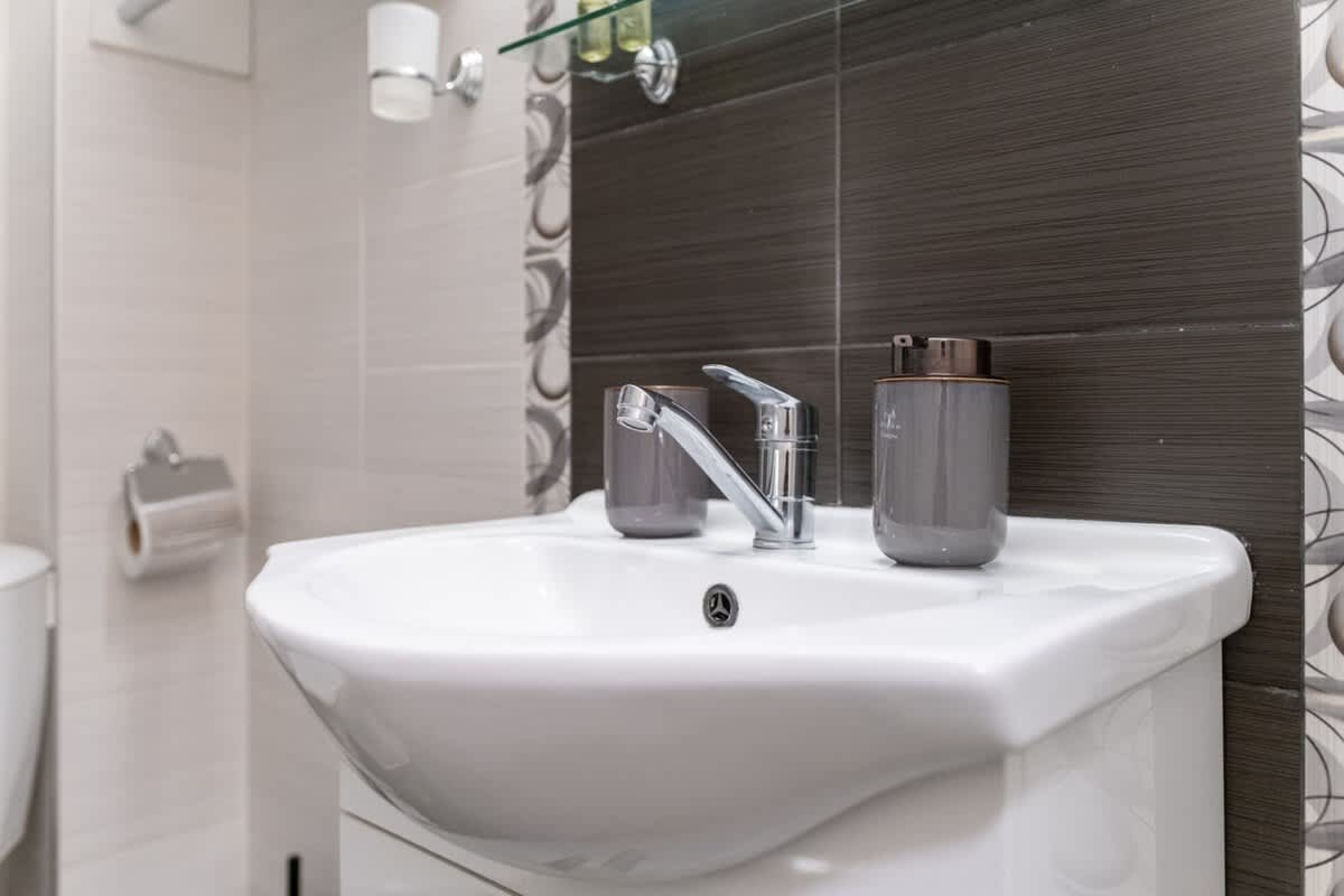 Scoutaround White Logo