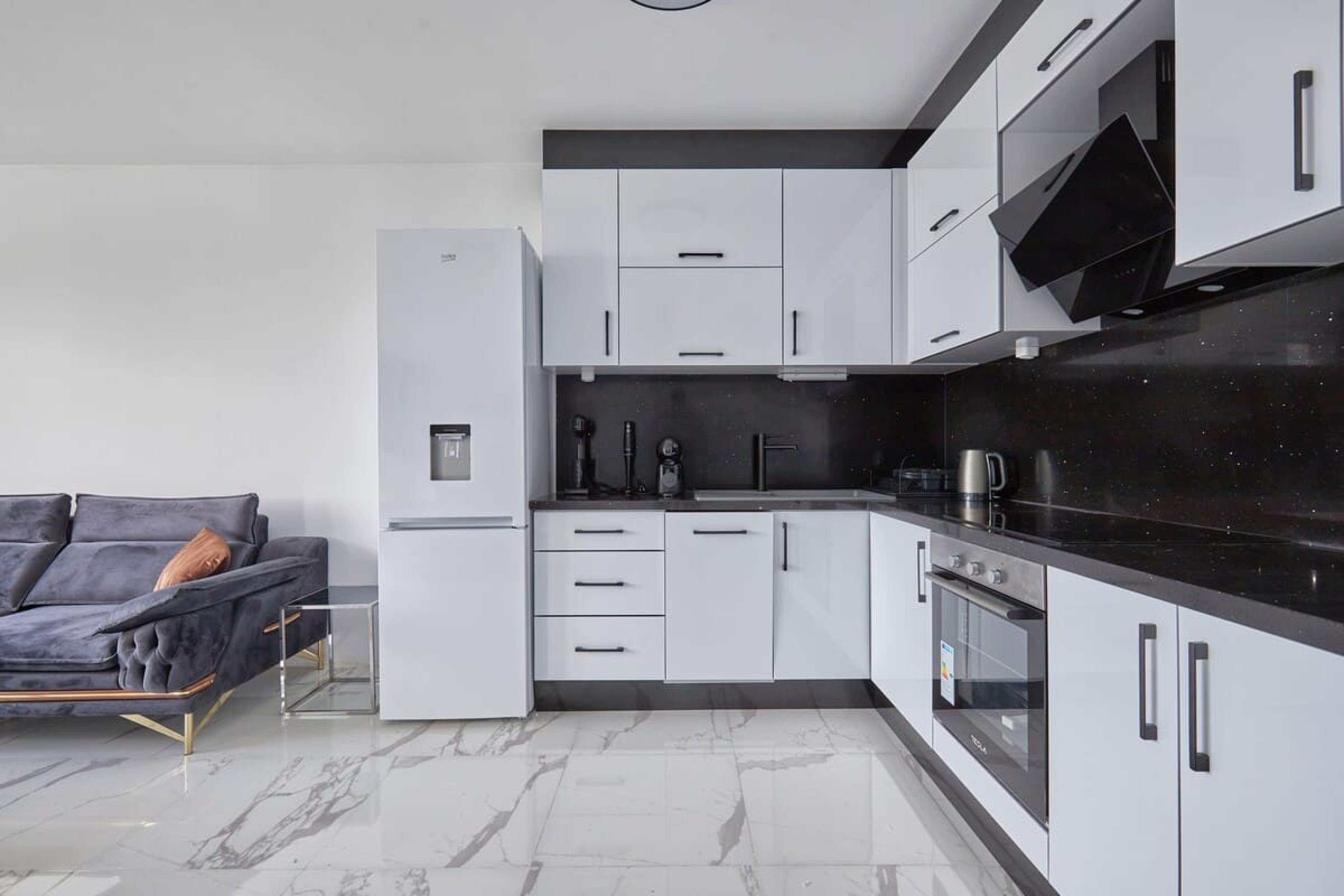 Scoutaround White Logo