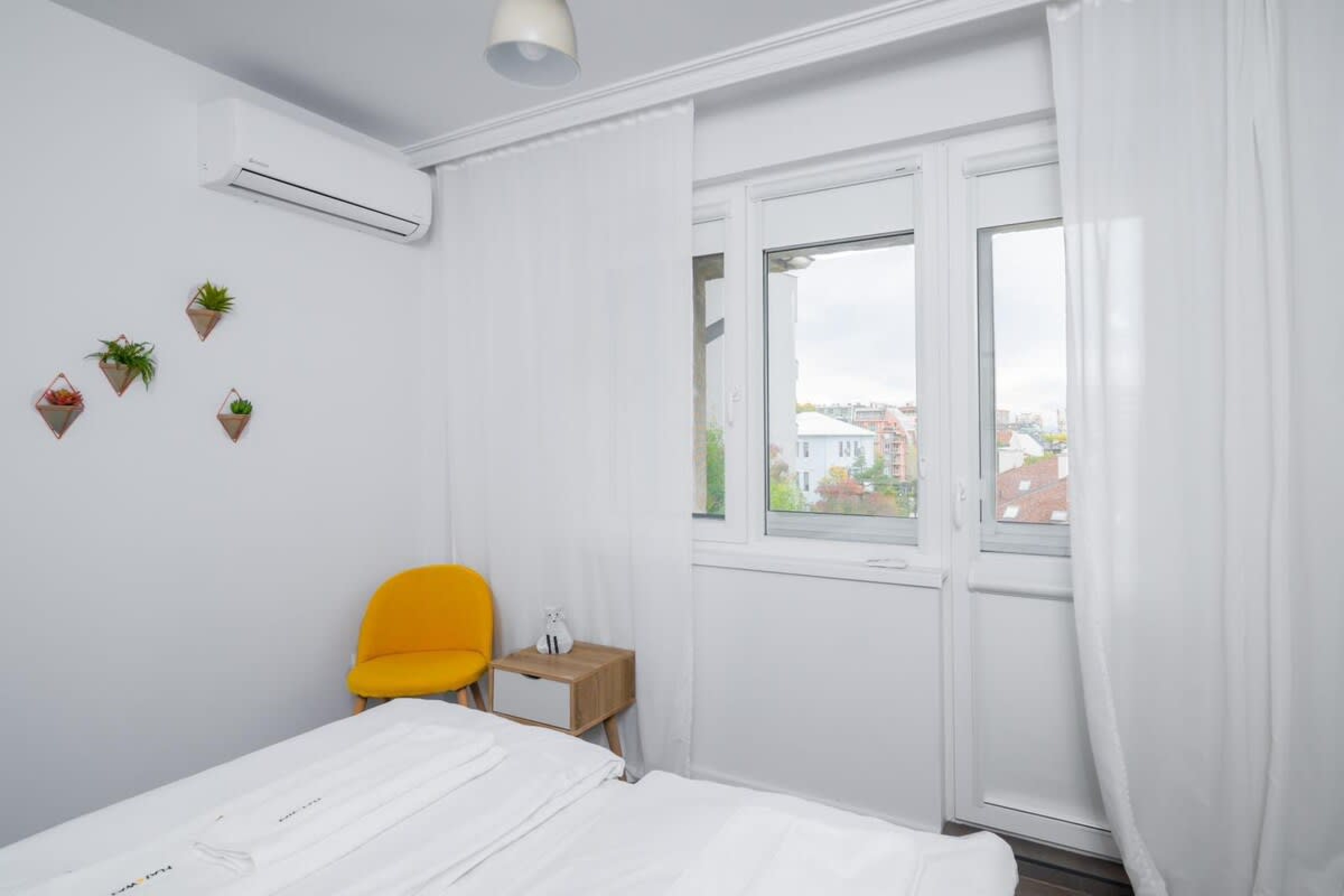 Scoutaround White Logo