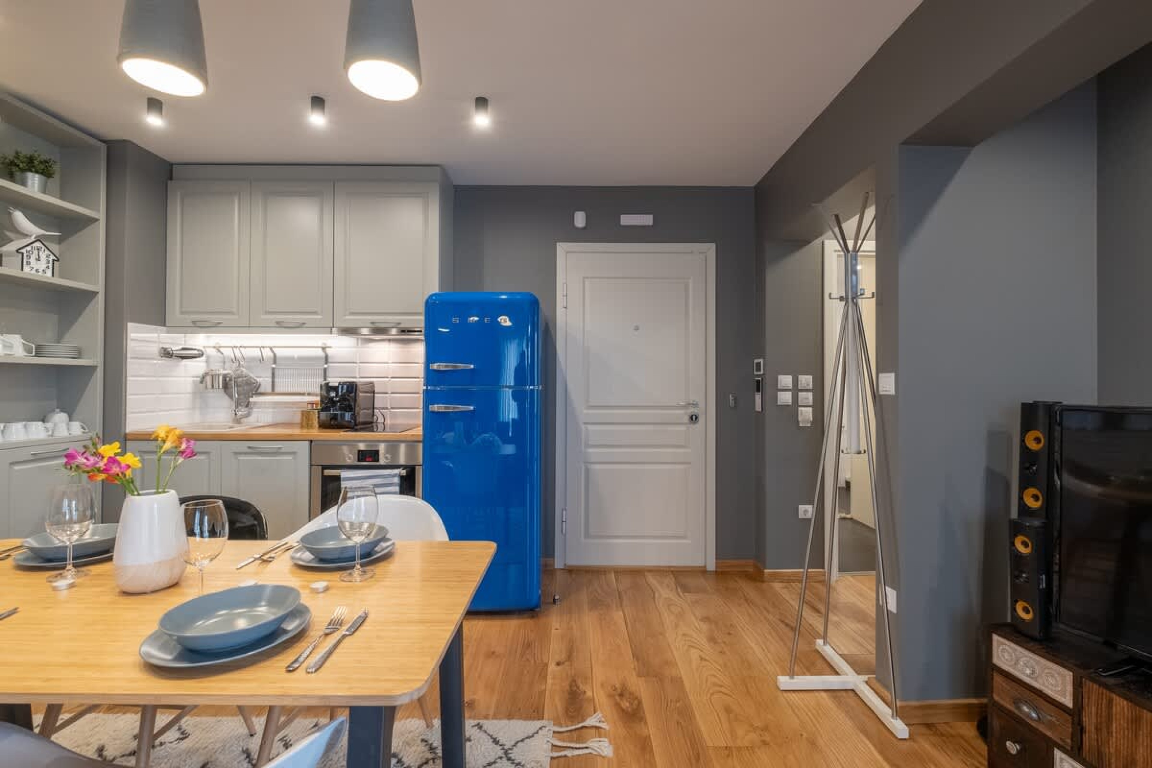 Scoutaround White Logo