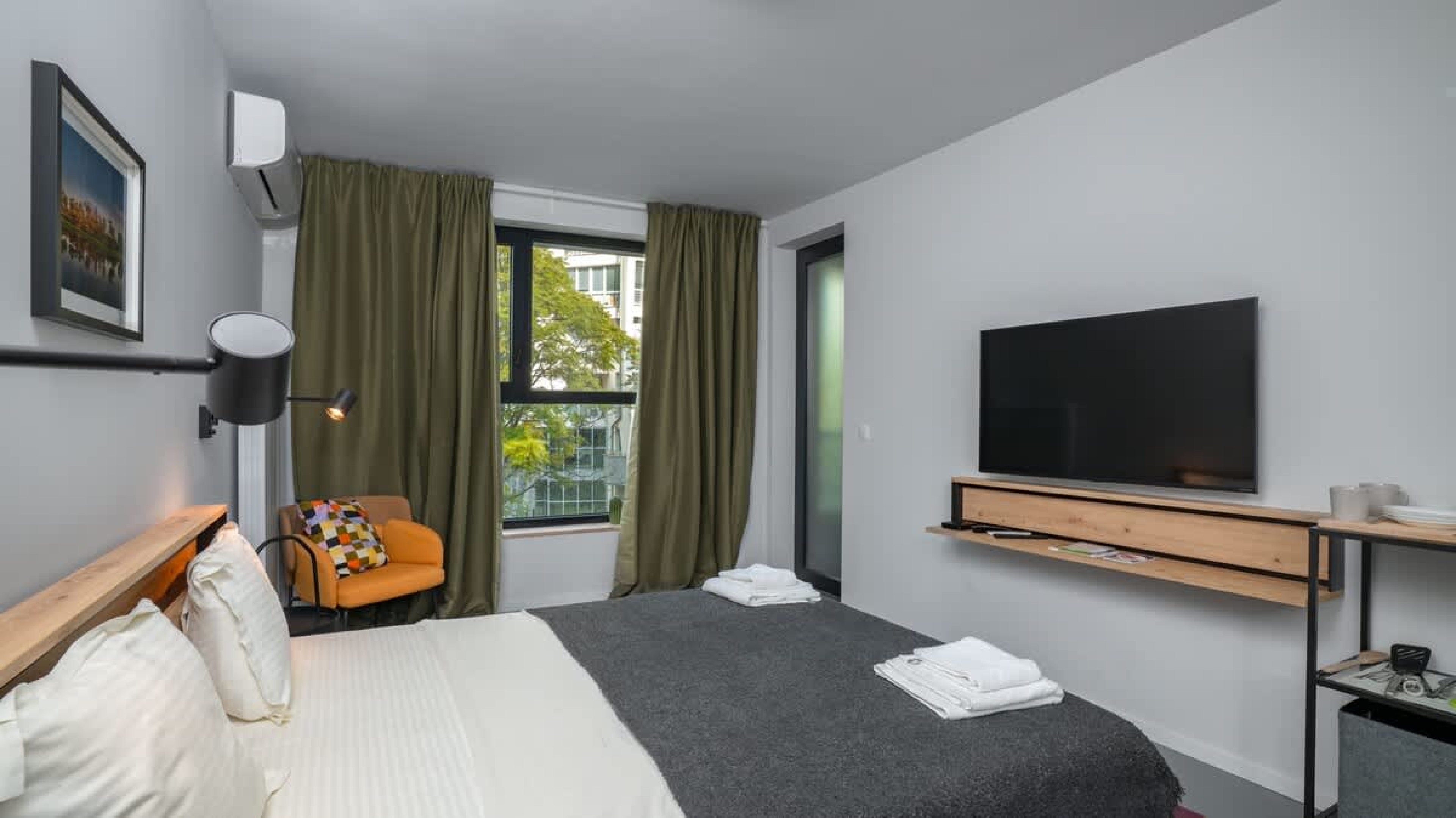 Scoutaround White Logo