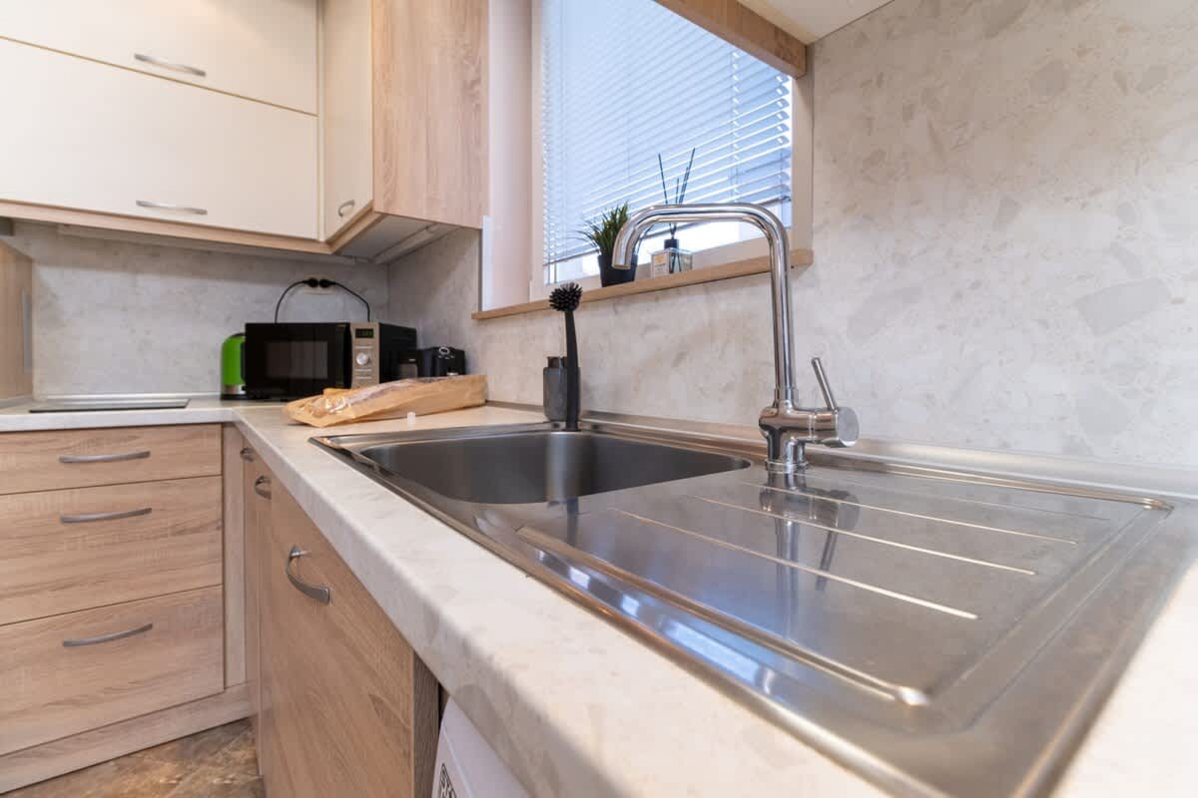 Scoutaround White Logo