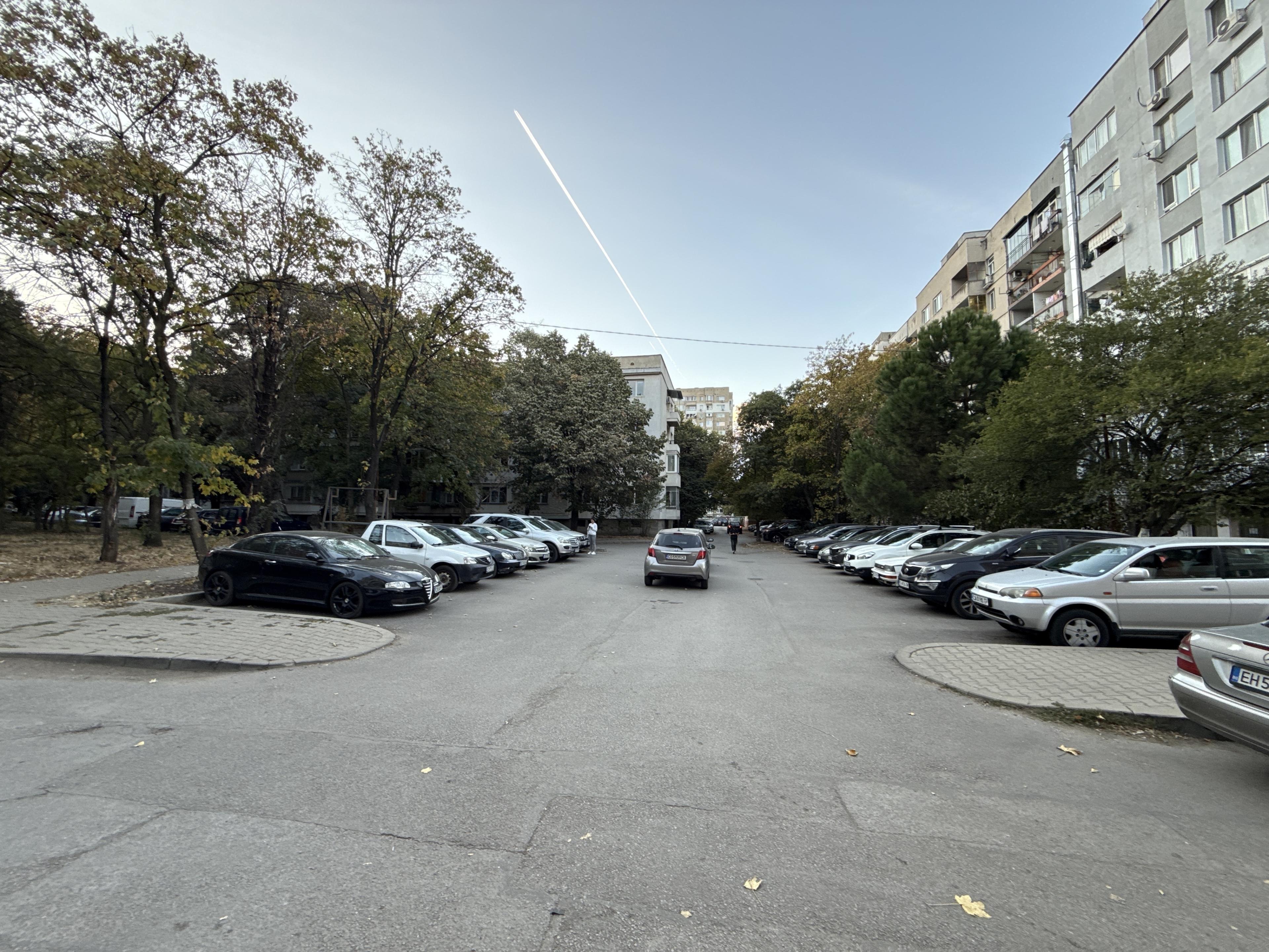 Free public parking — photo 2 of 2