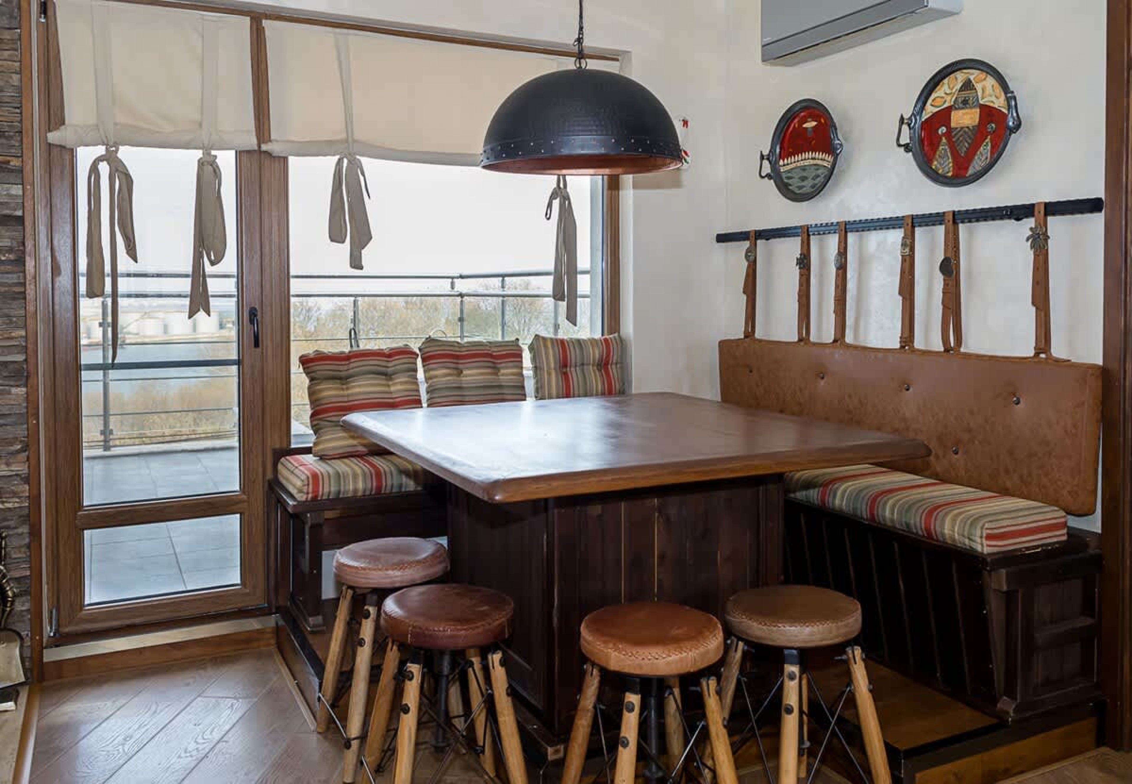 Modern Comfort &amp; Vintage Charm with Panoramic View - Photo 9