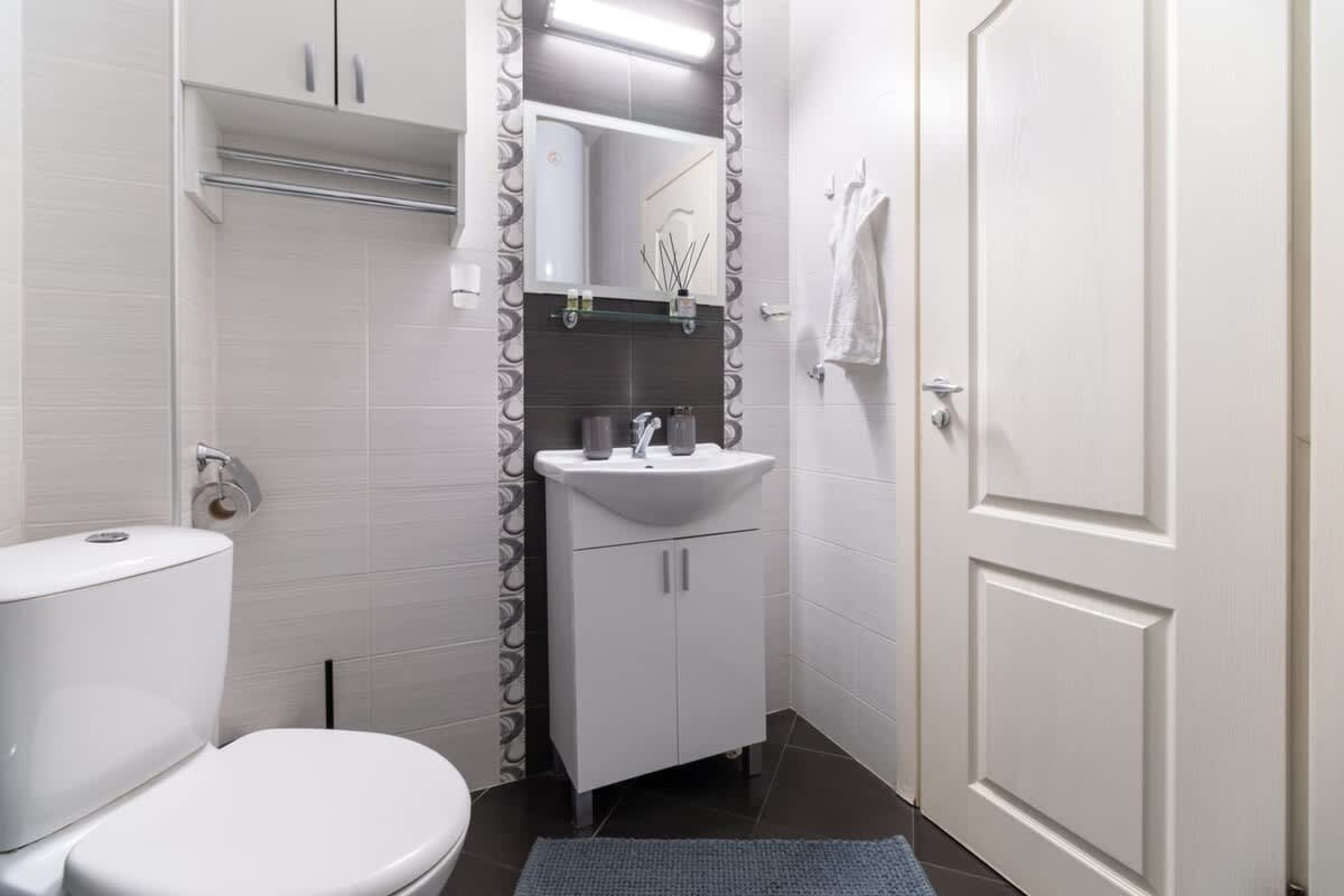 Scoutaround White Logo