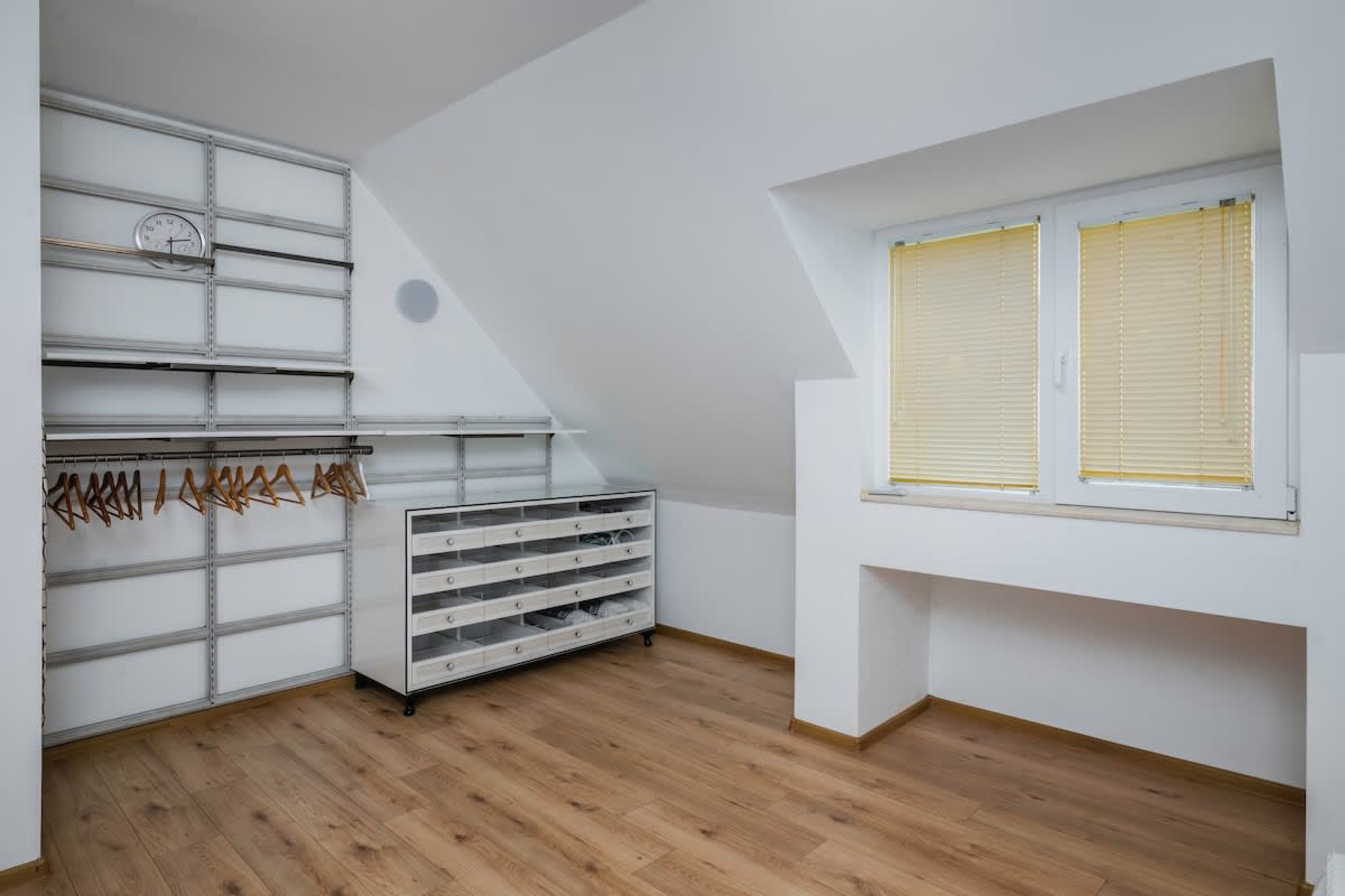 Scoutaround White Logo