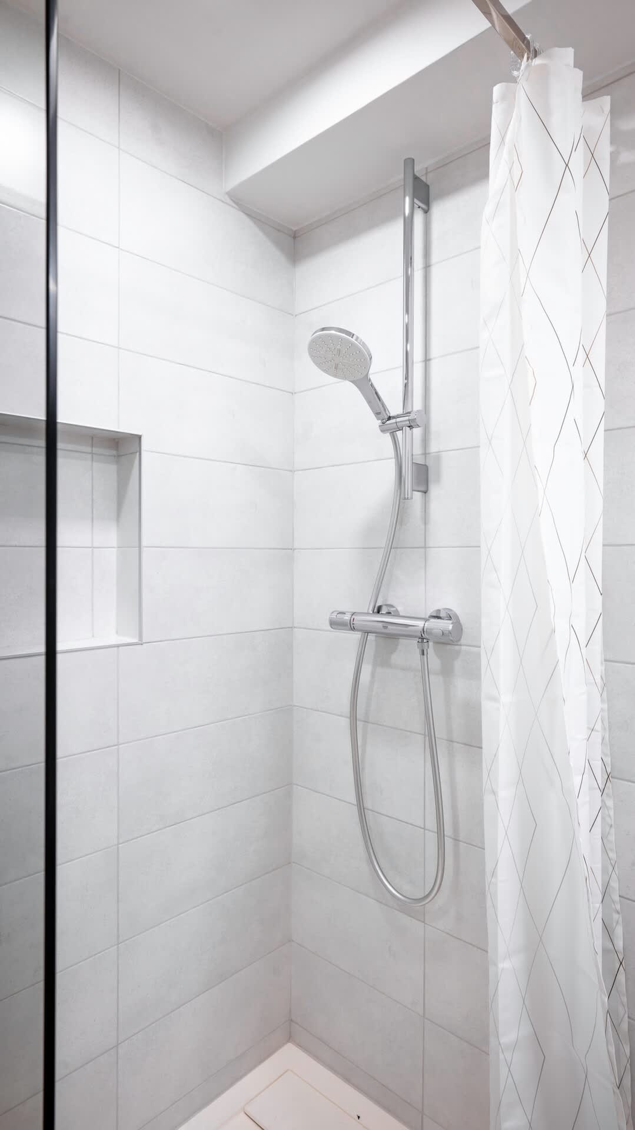 Scoutaround White Logo