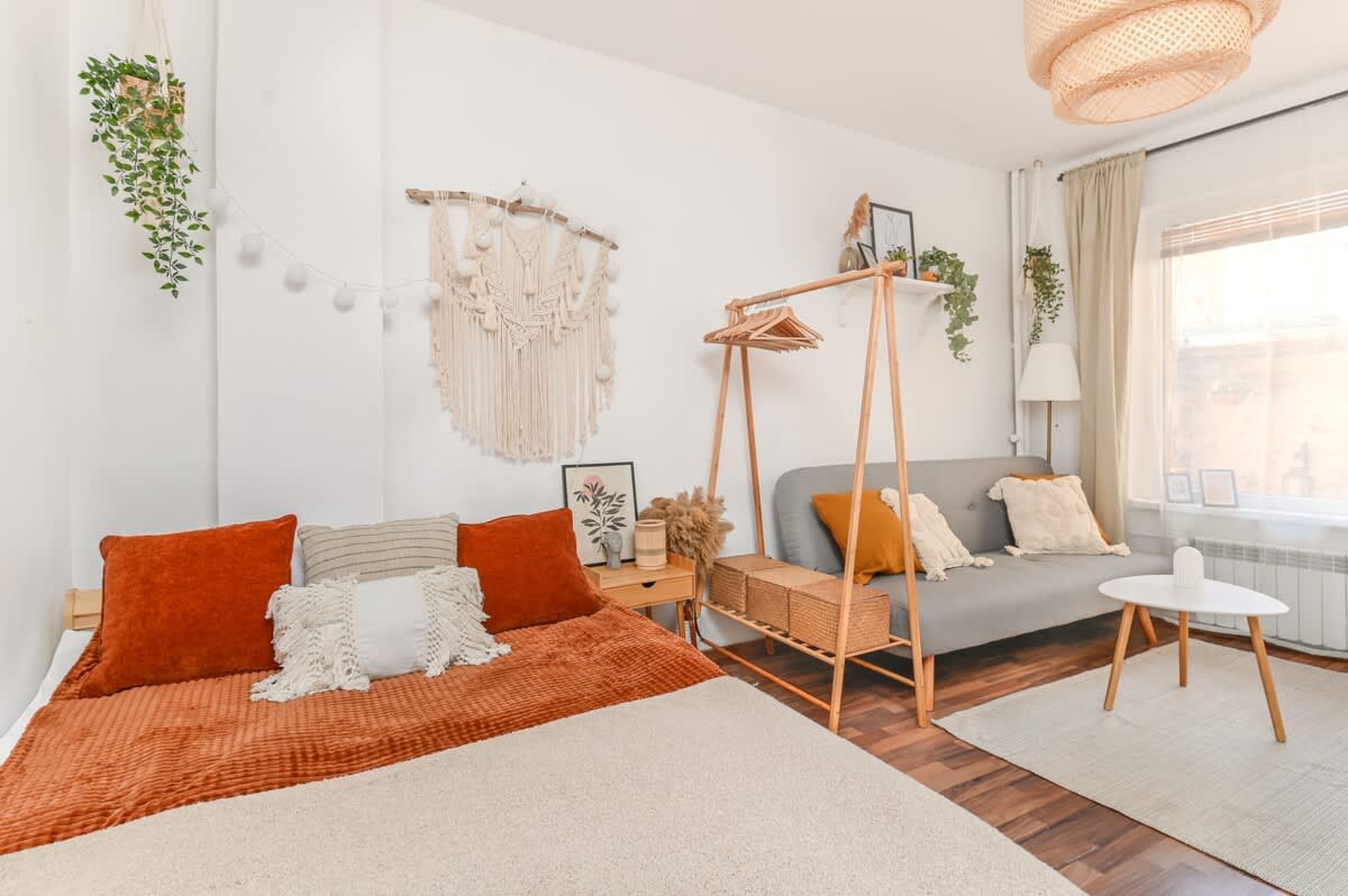 Scoutaround White Logo