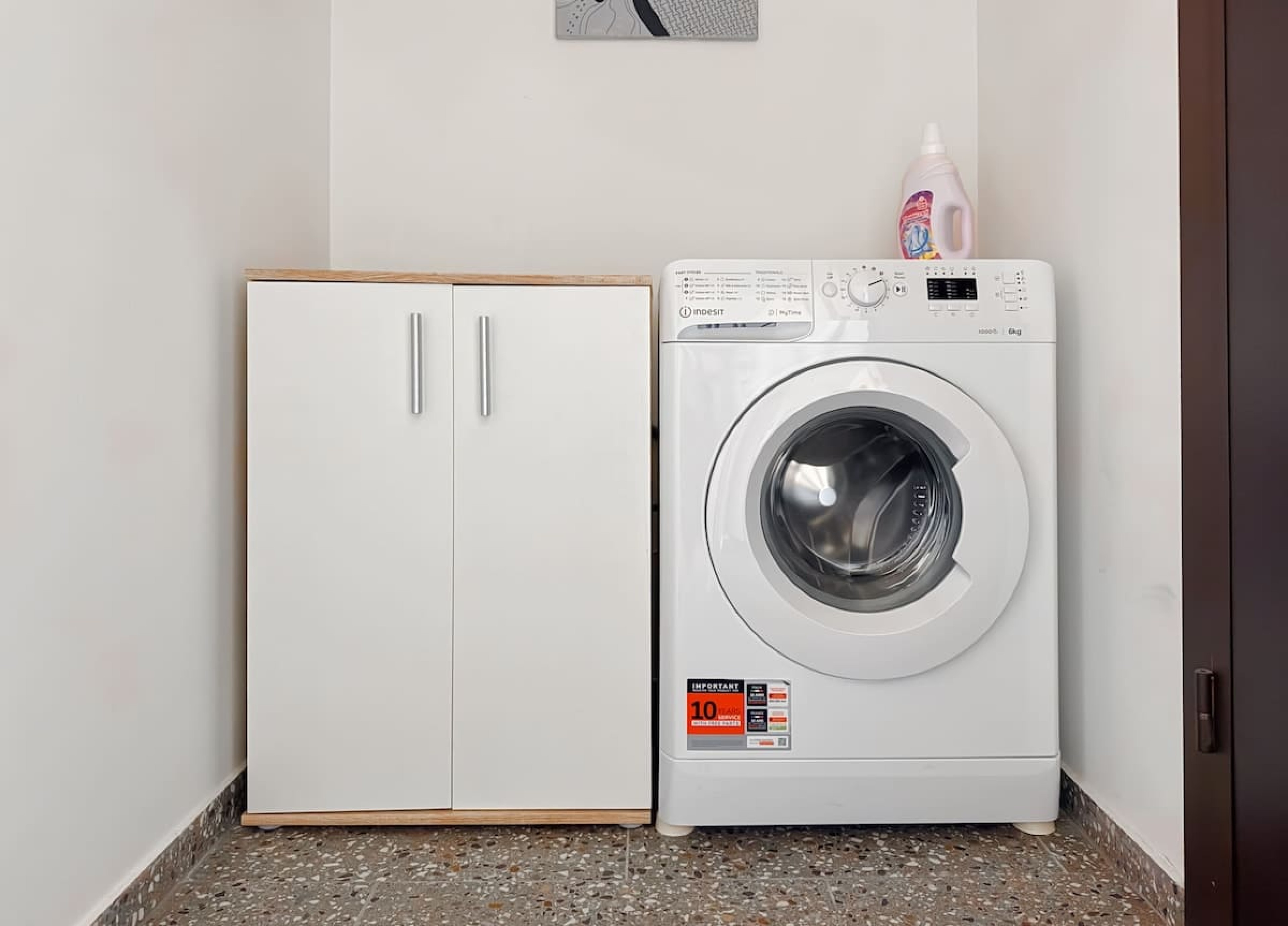 Scoutaround White Logo