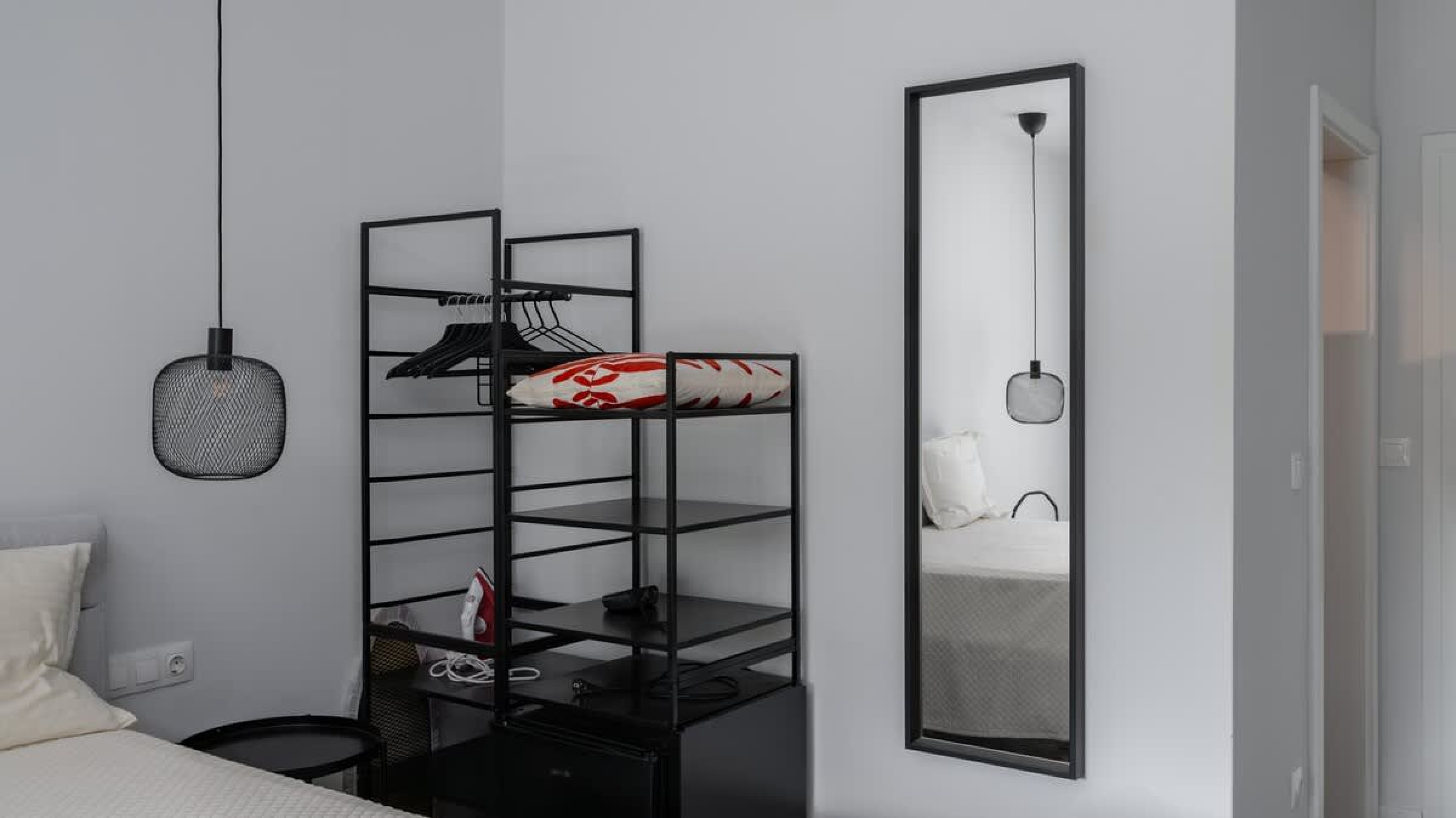 Scoutaround White Logo