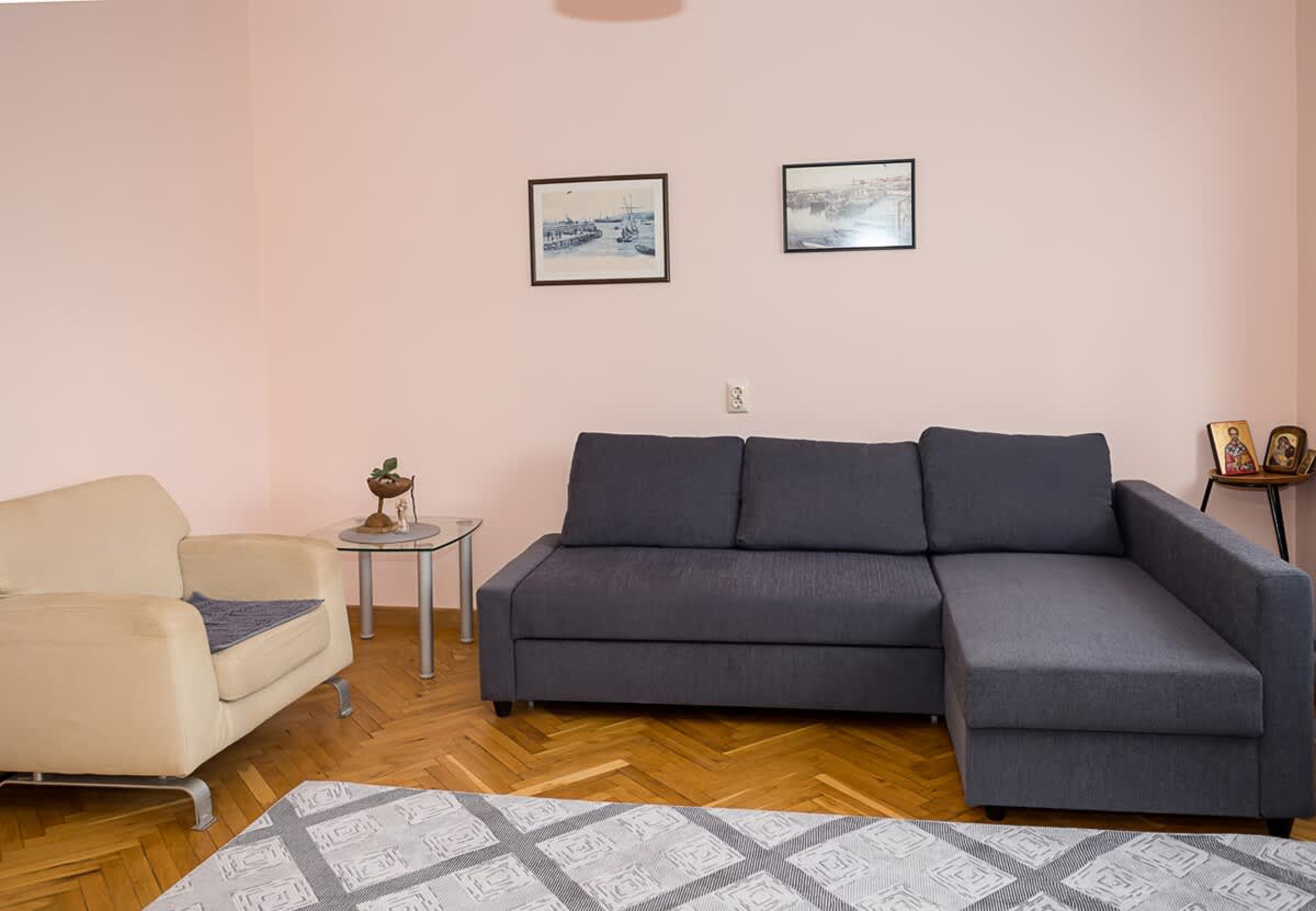 Scoutaround White Logo