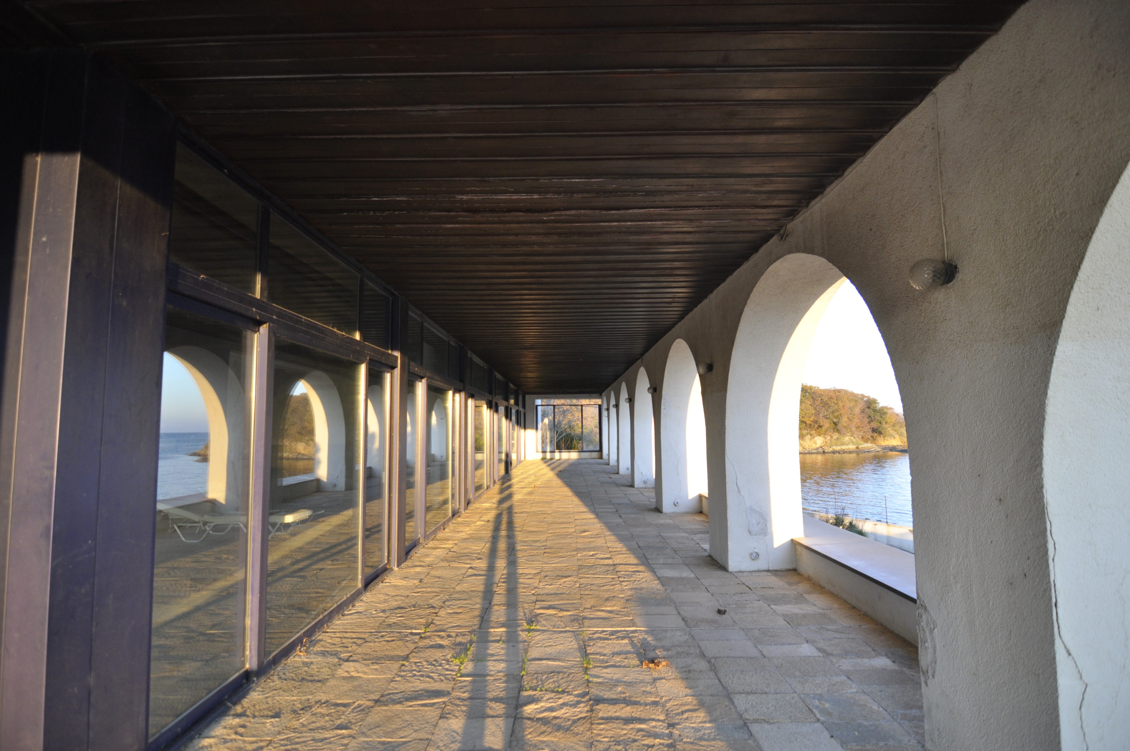 Scoutaround White Logo