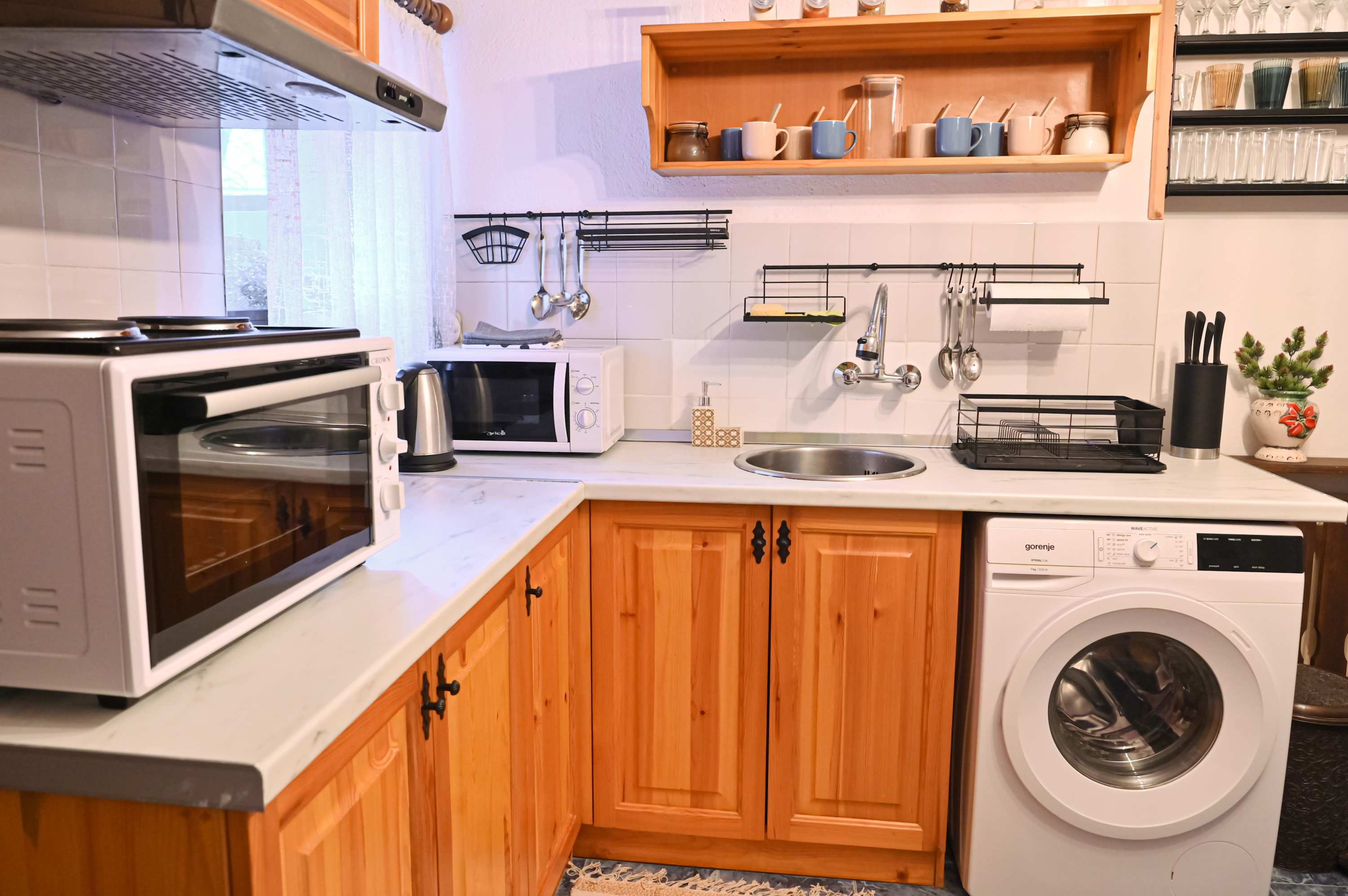 Scoutaround White Logo