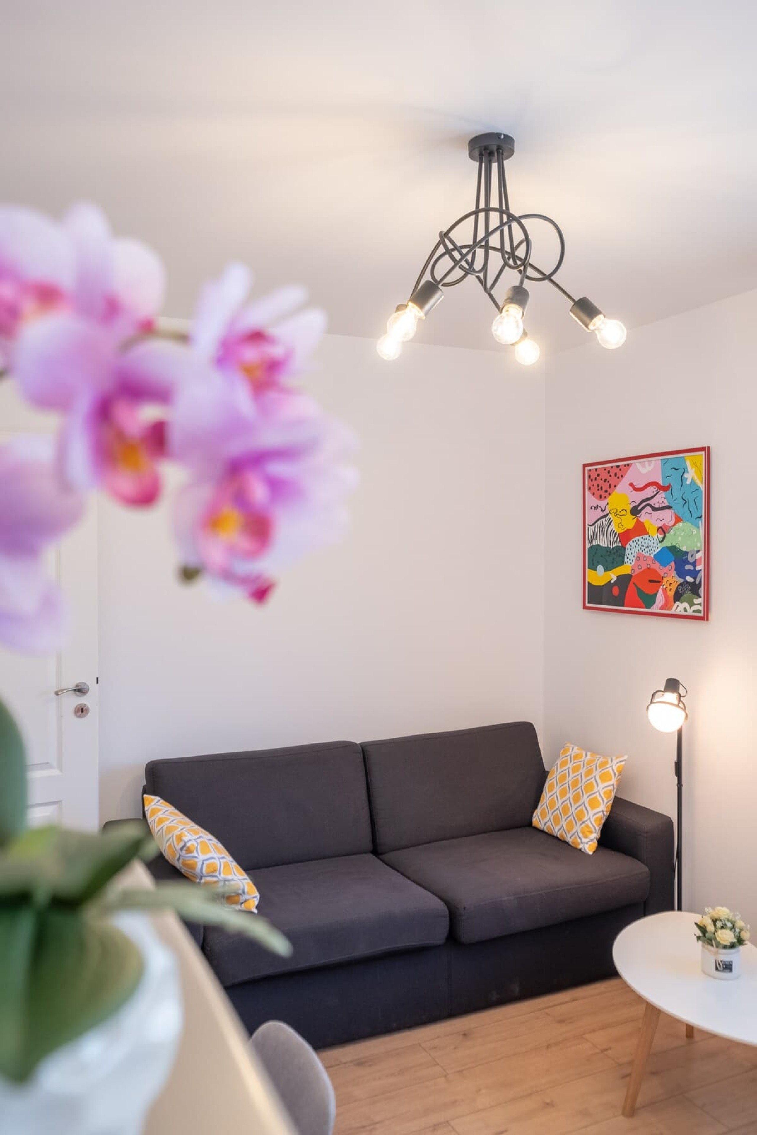 Scoutaround White Logo