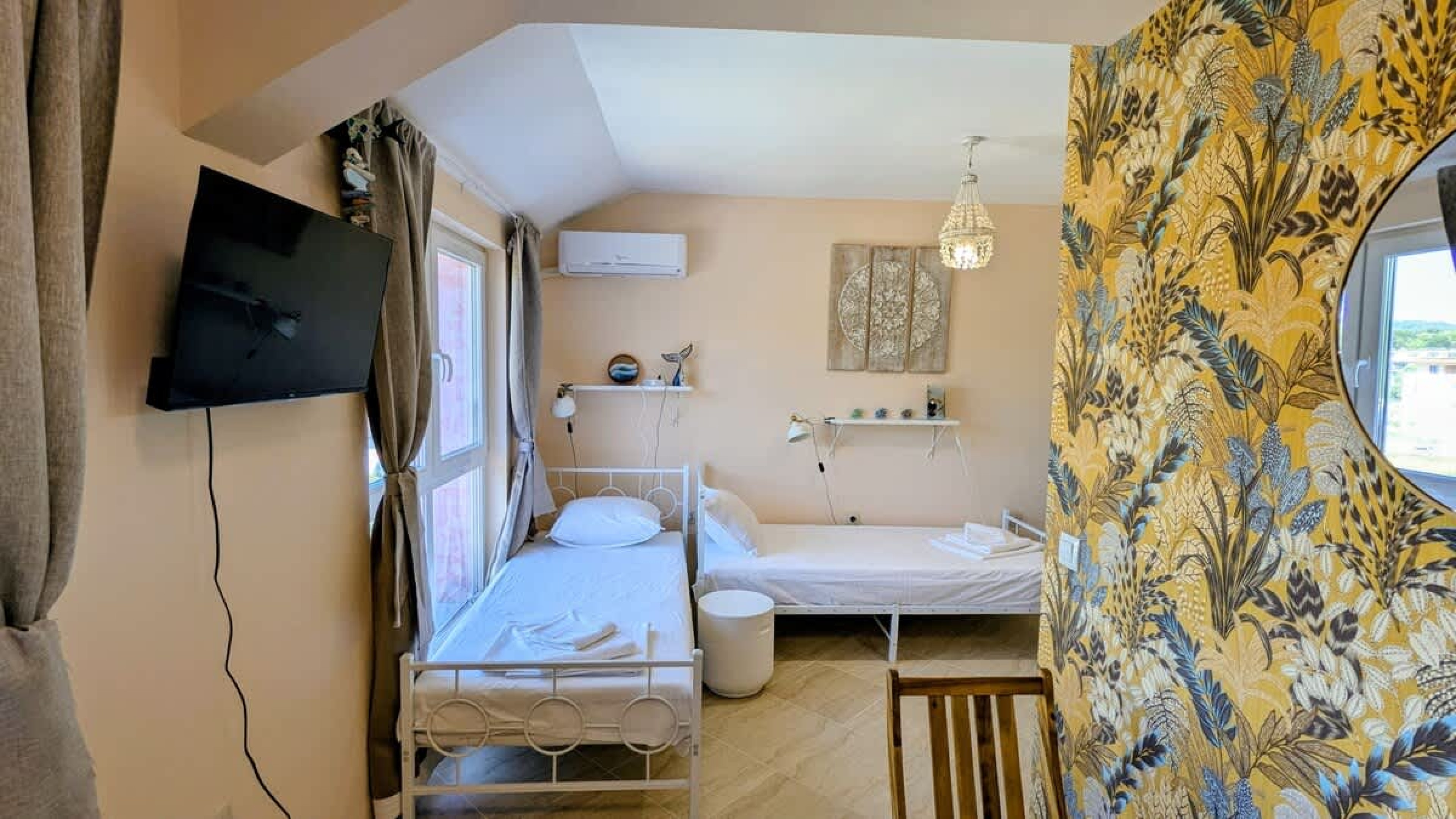 Scoutaround White Logo