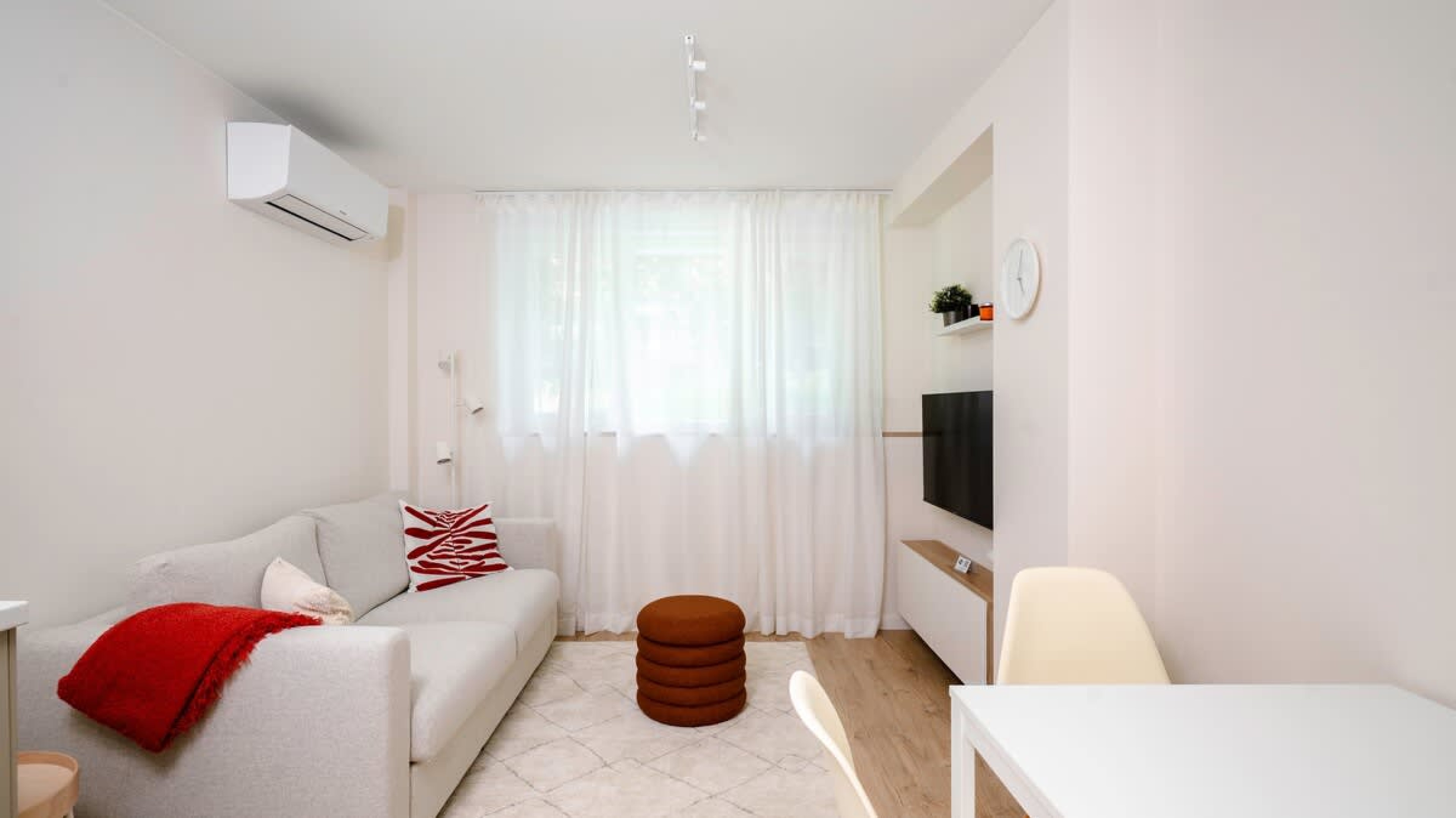 Scoutaround White Logo