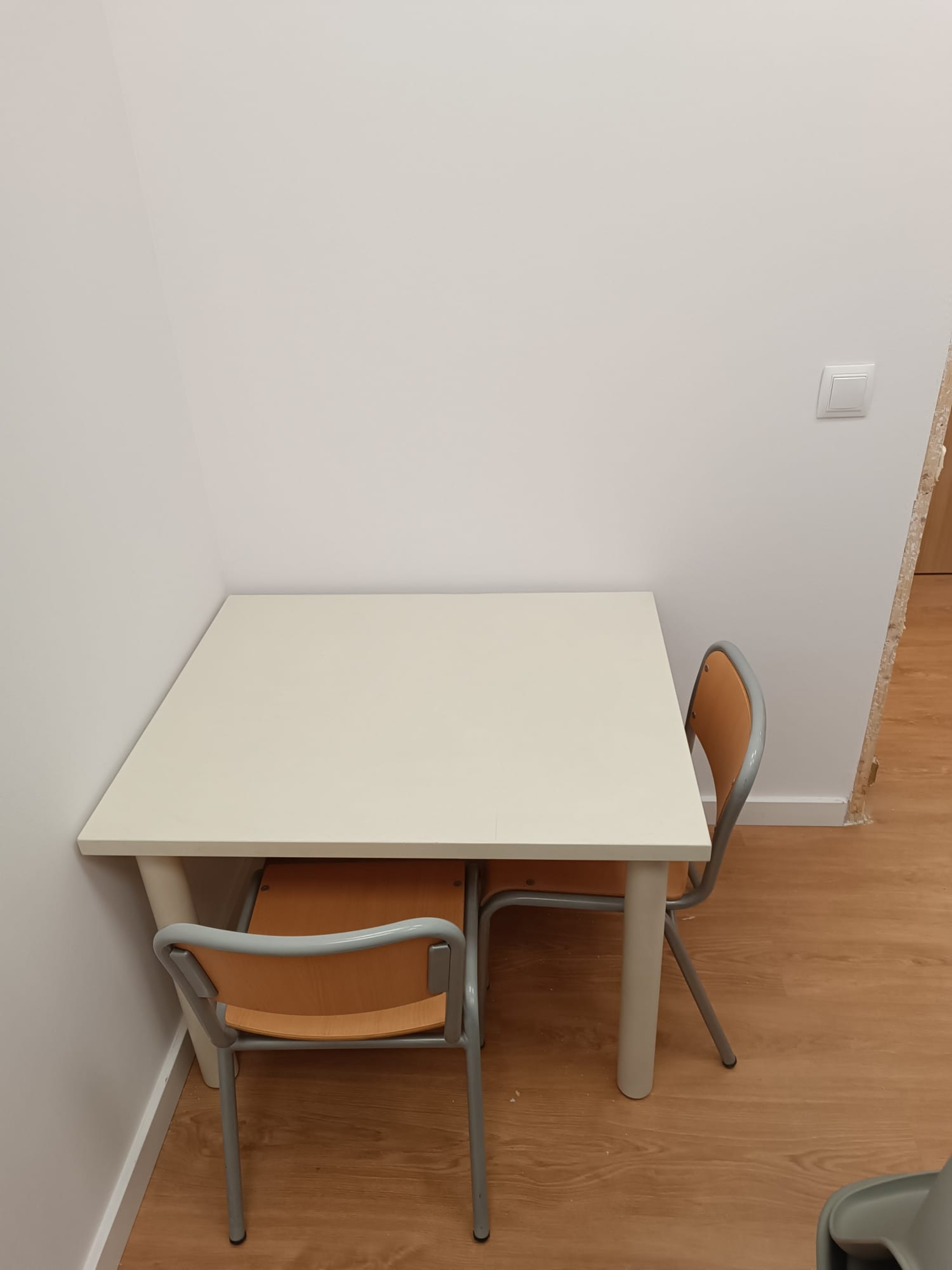 Scoutaround White Logo