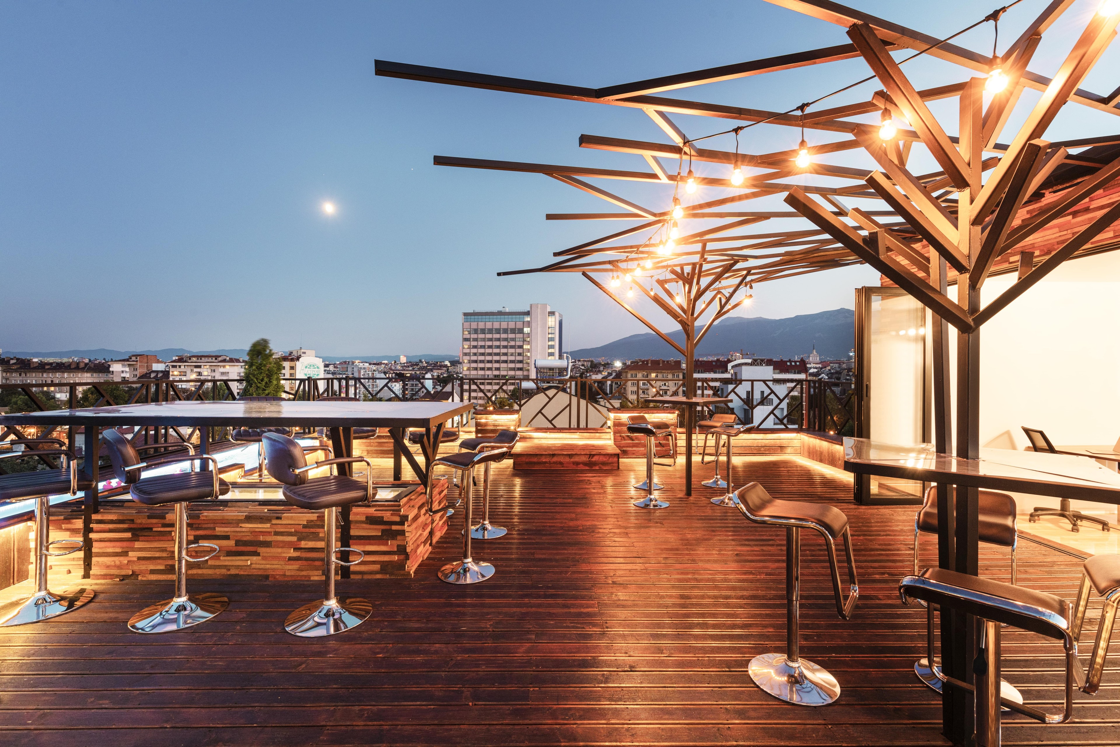 Scoutaround White Logo