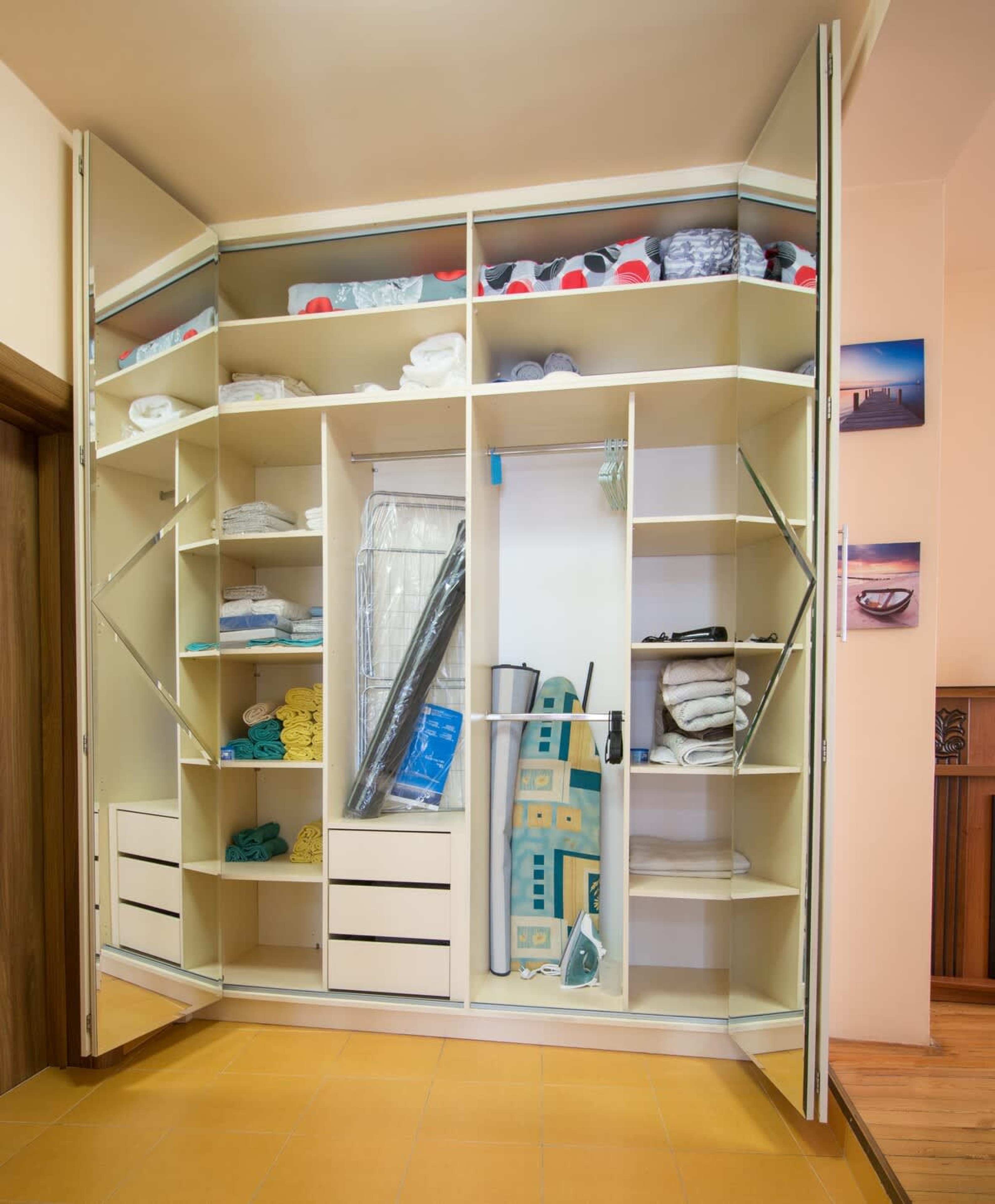 Scoutaround White Logo