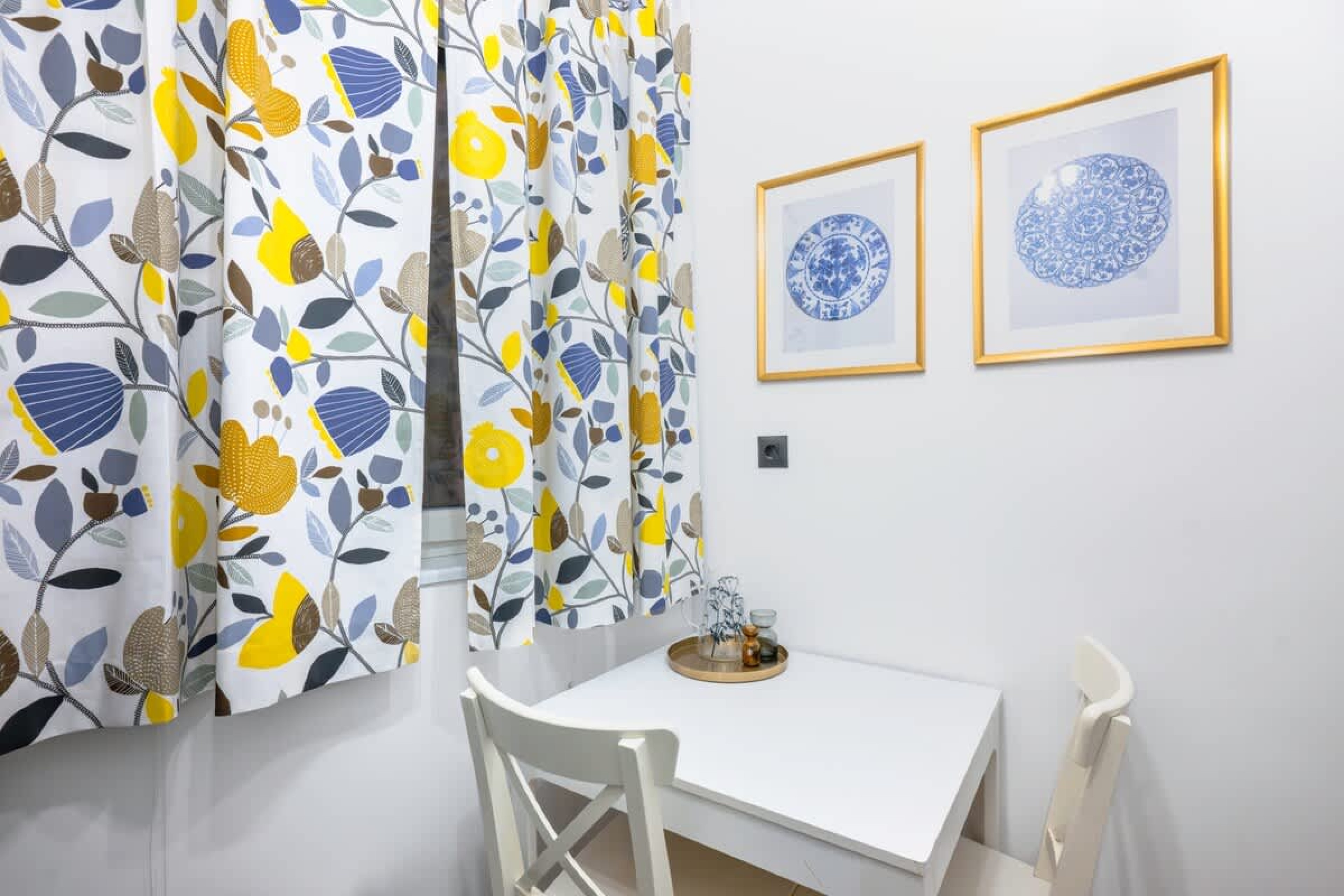 Scoutaround White Logo