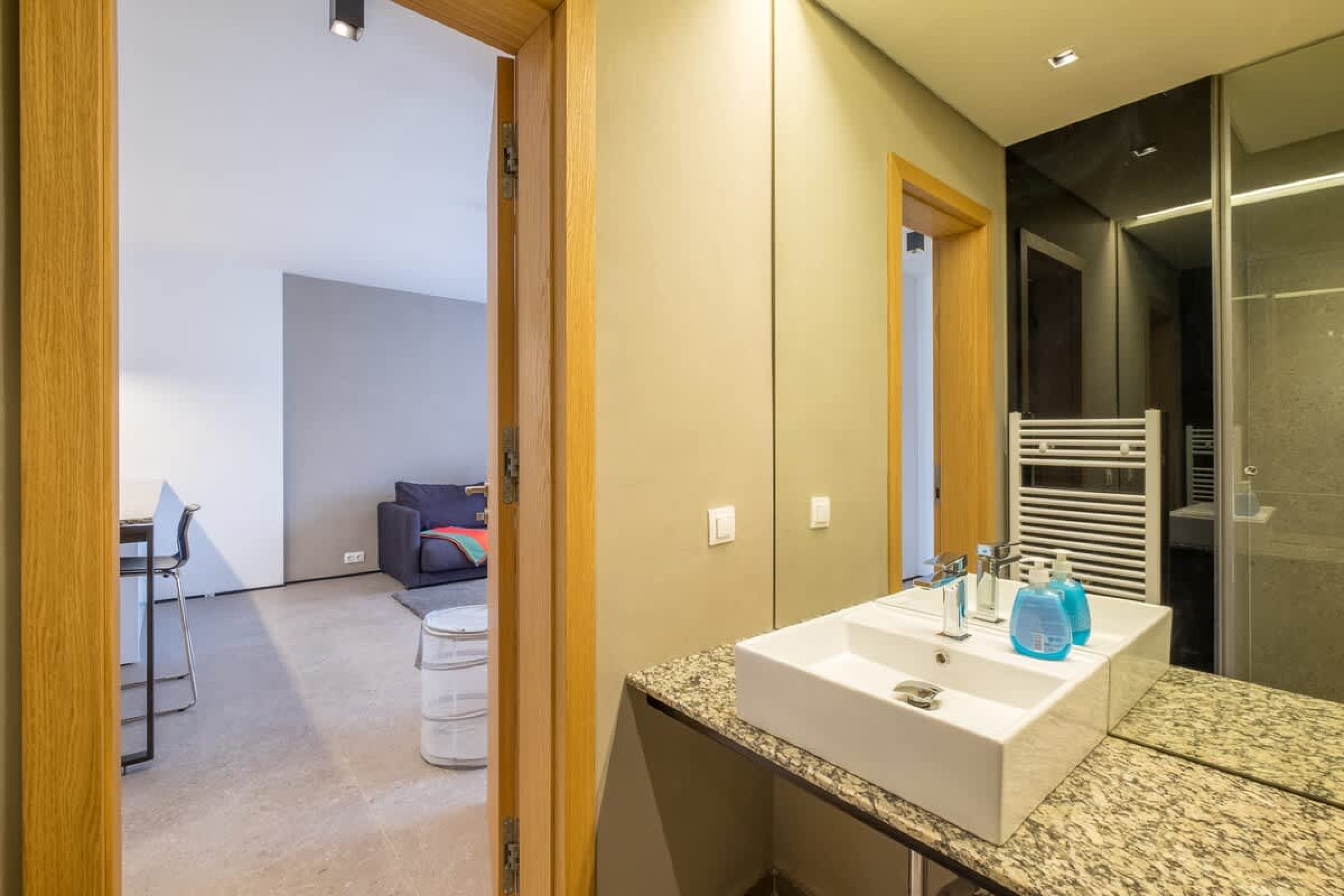 Scoutaround White Logo