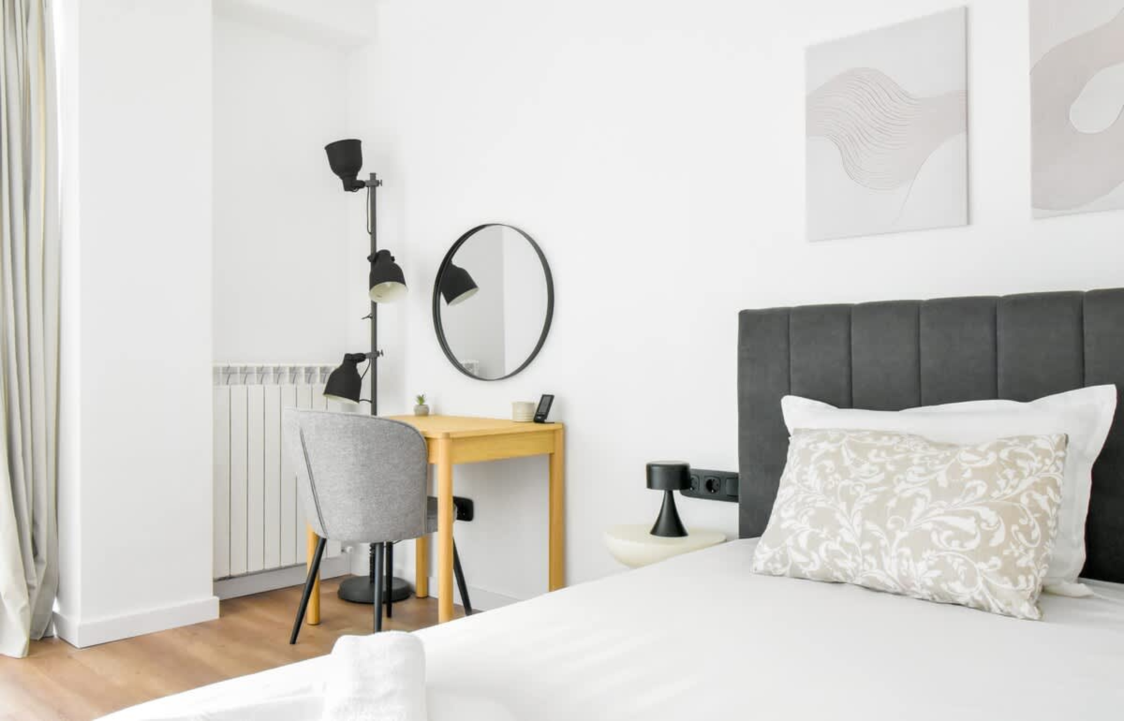 Scoutaround White Logo