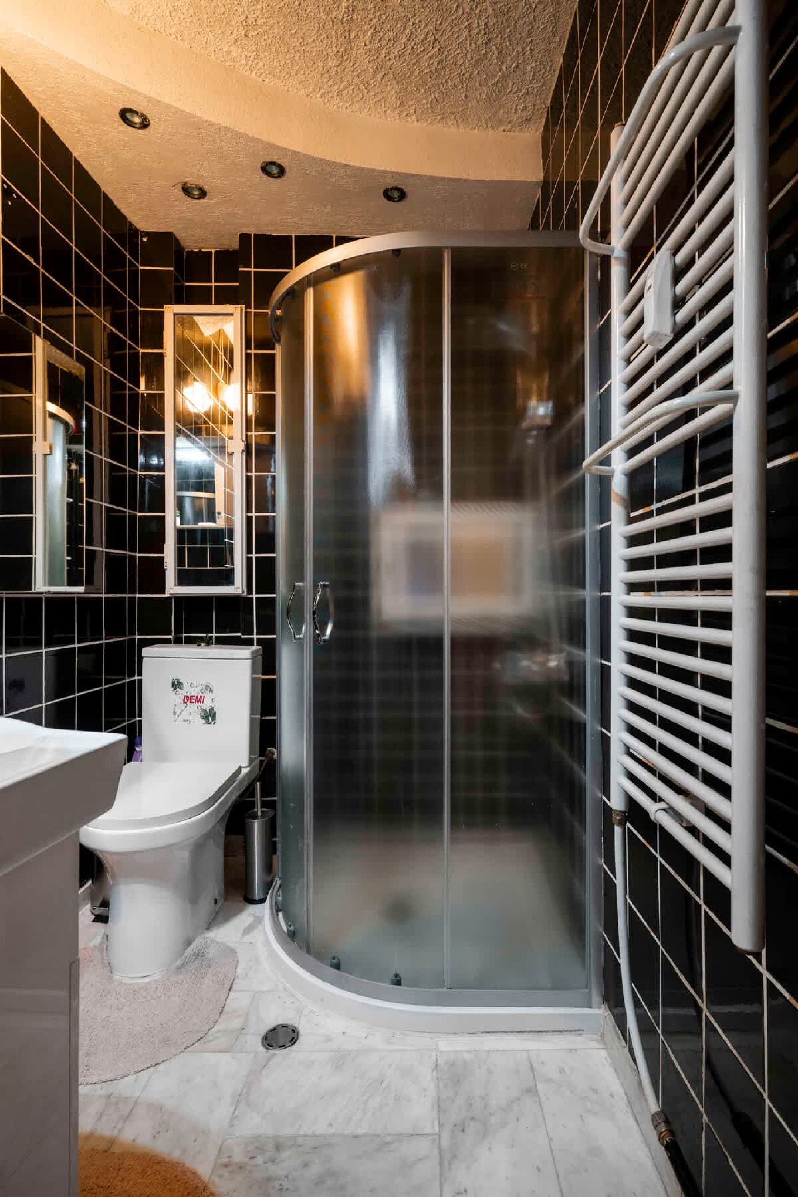 Cozy Apartment near Vitosha Street - Photo 24