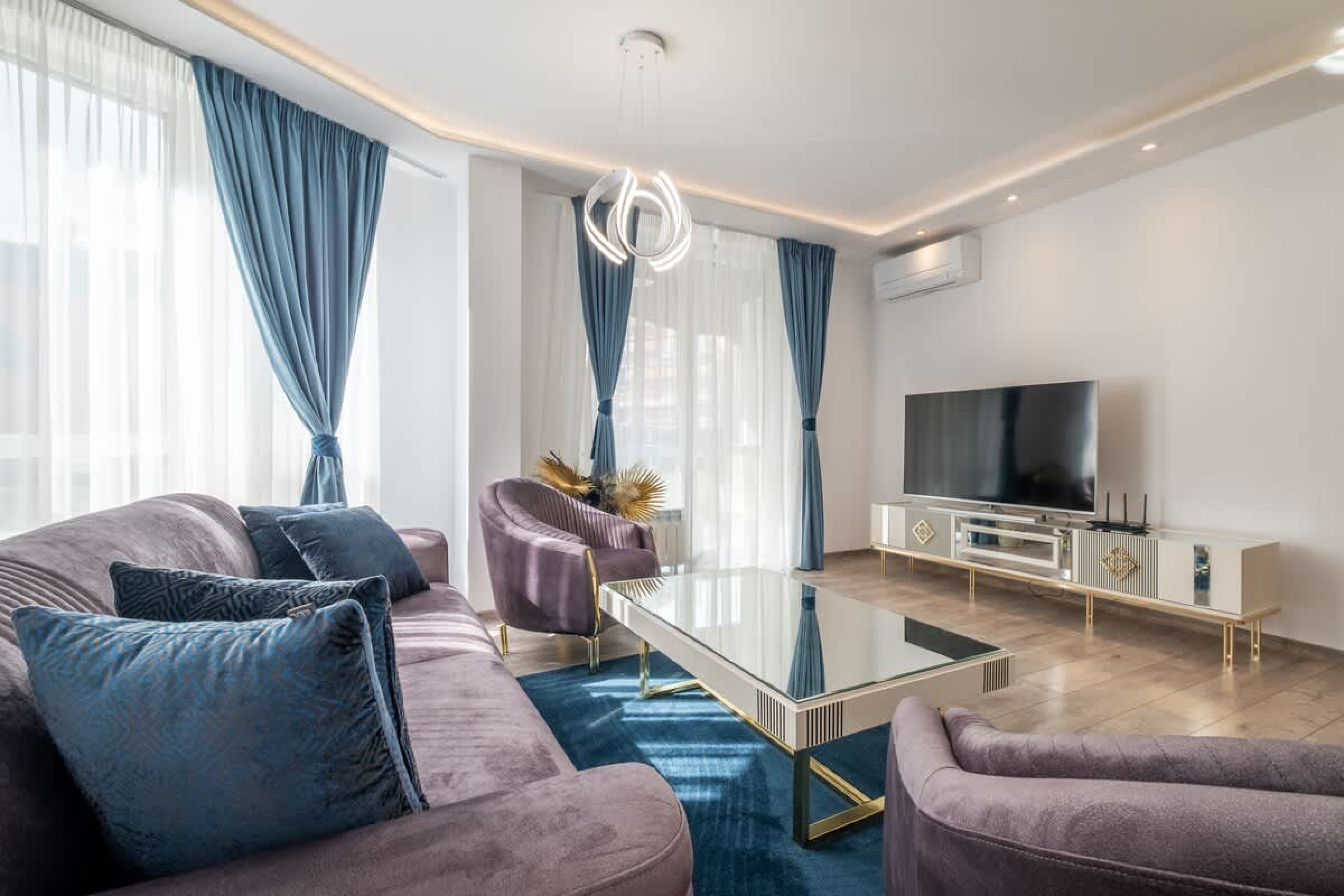 Scoutaround White Logo