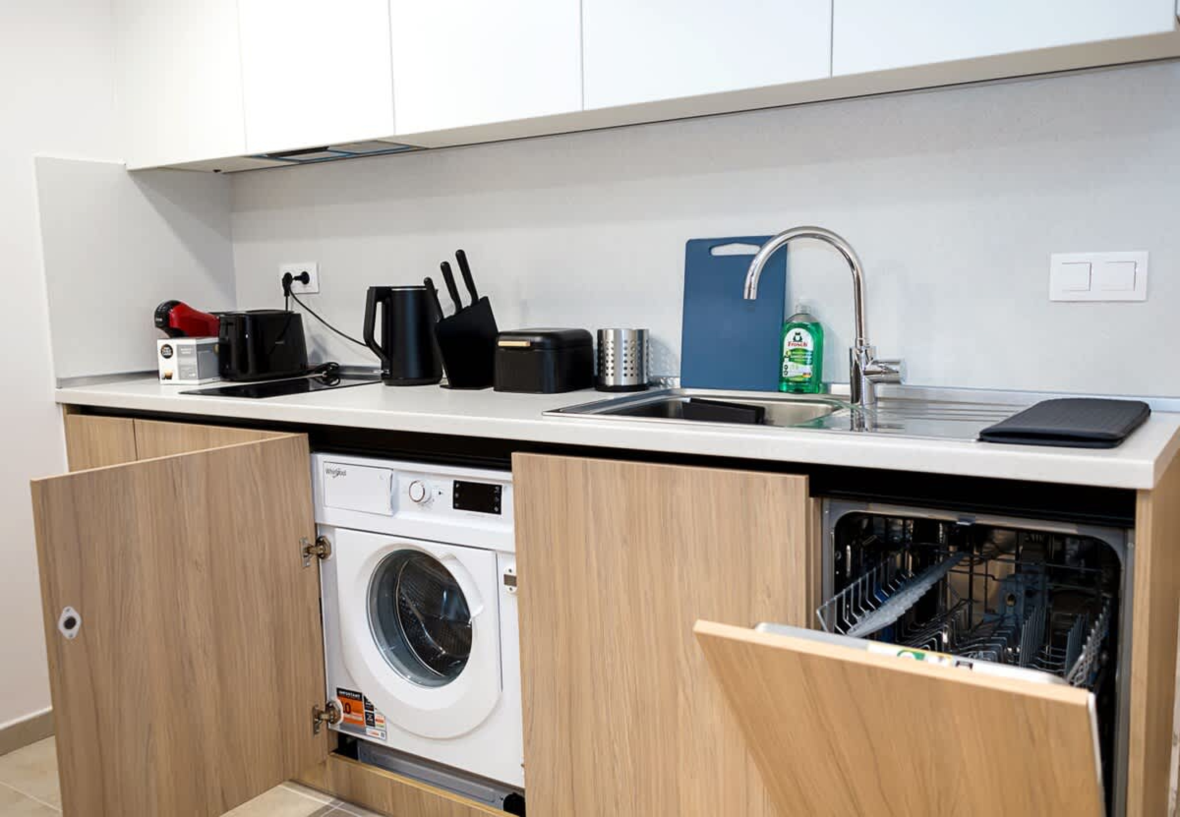 Scoutaround White Logo