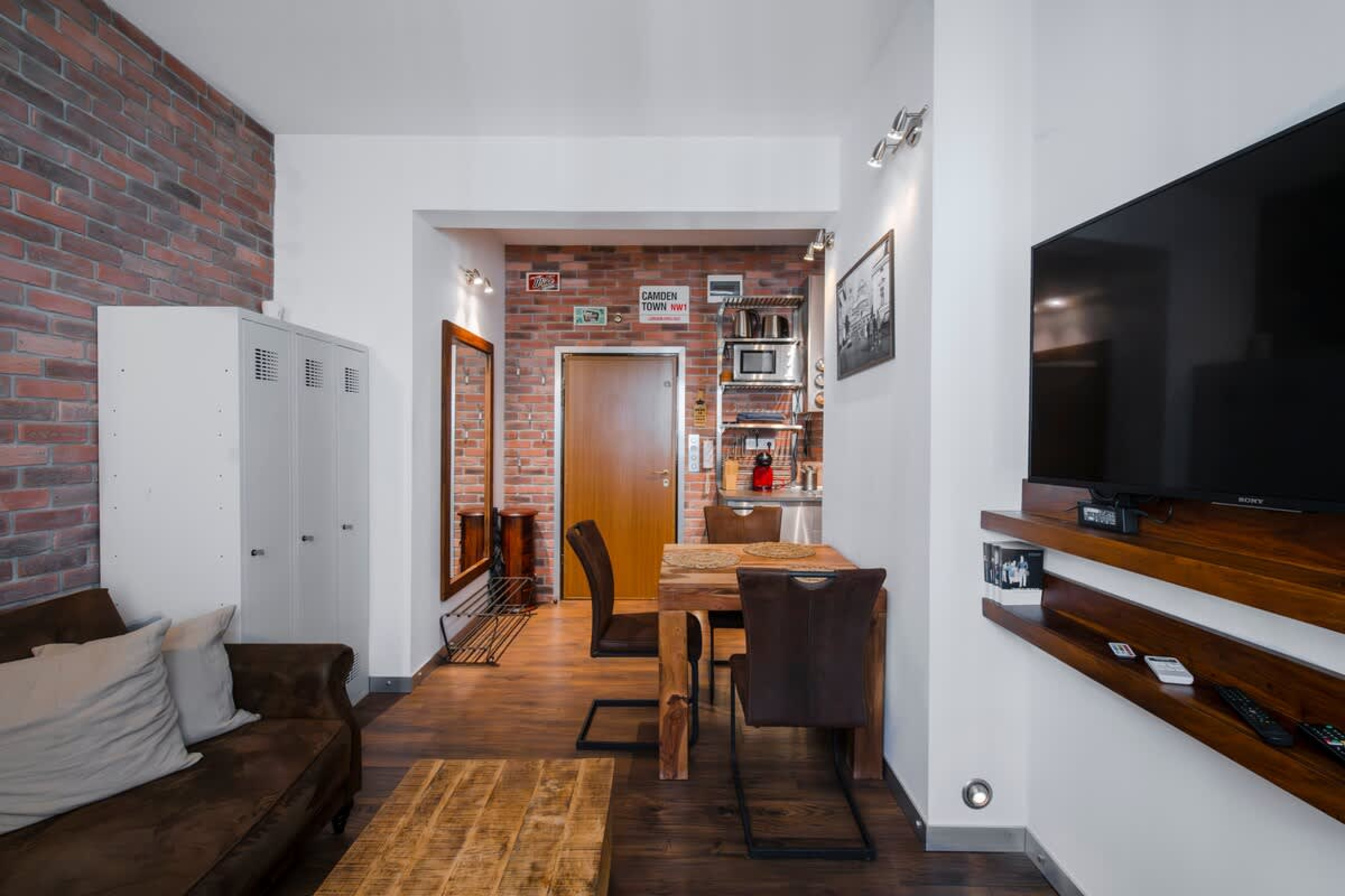 Scoutaround White Logo