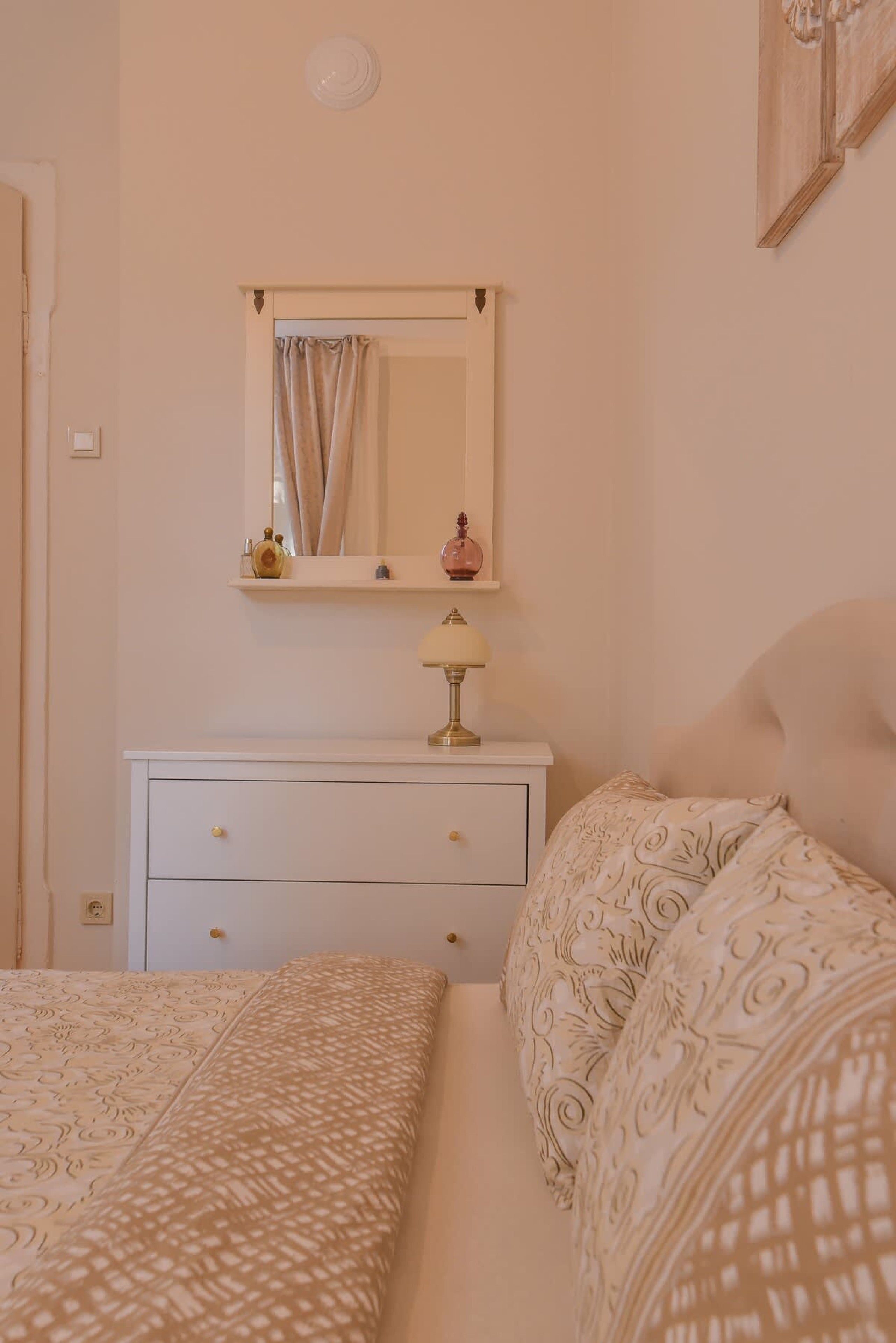 Scoutaround White Logo