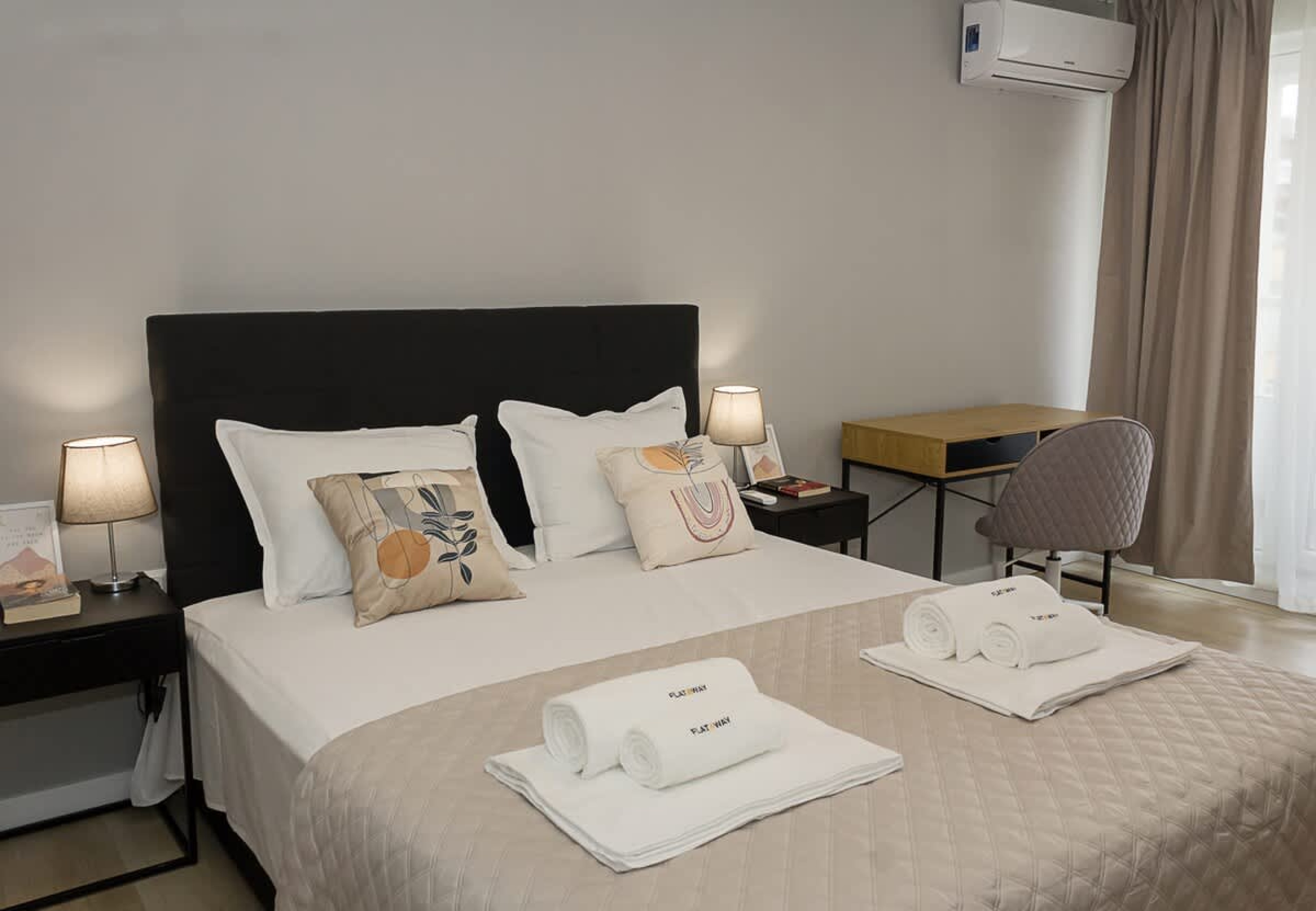 Scoutaround White Logo