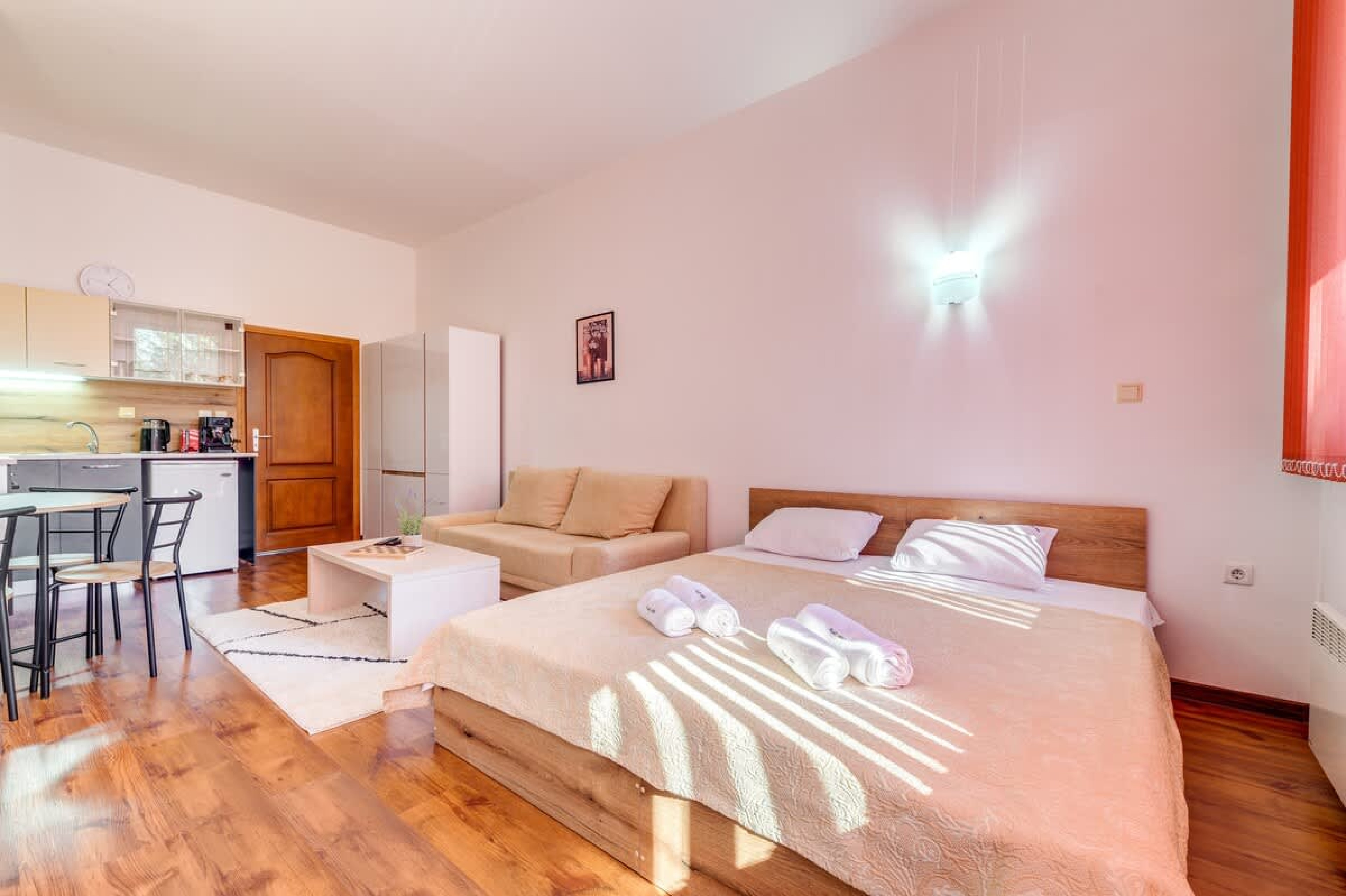 Scoutaround White Logo