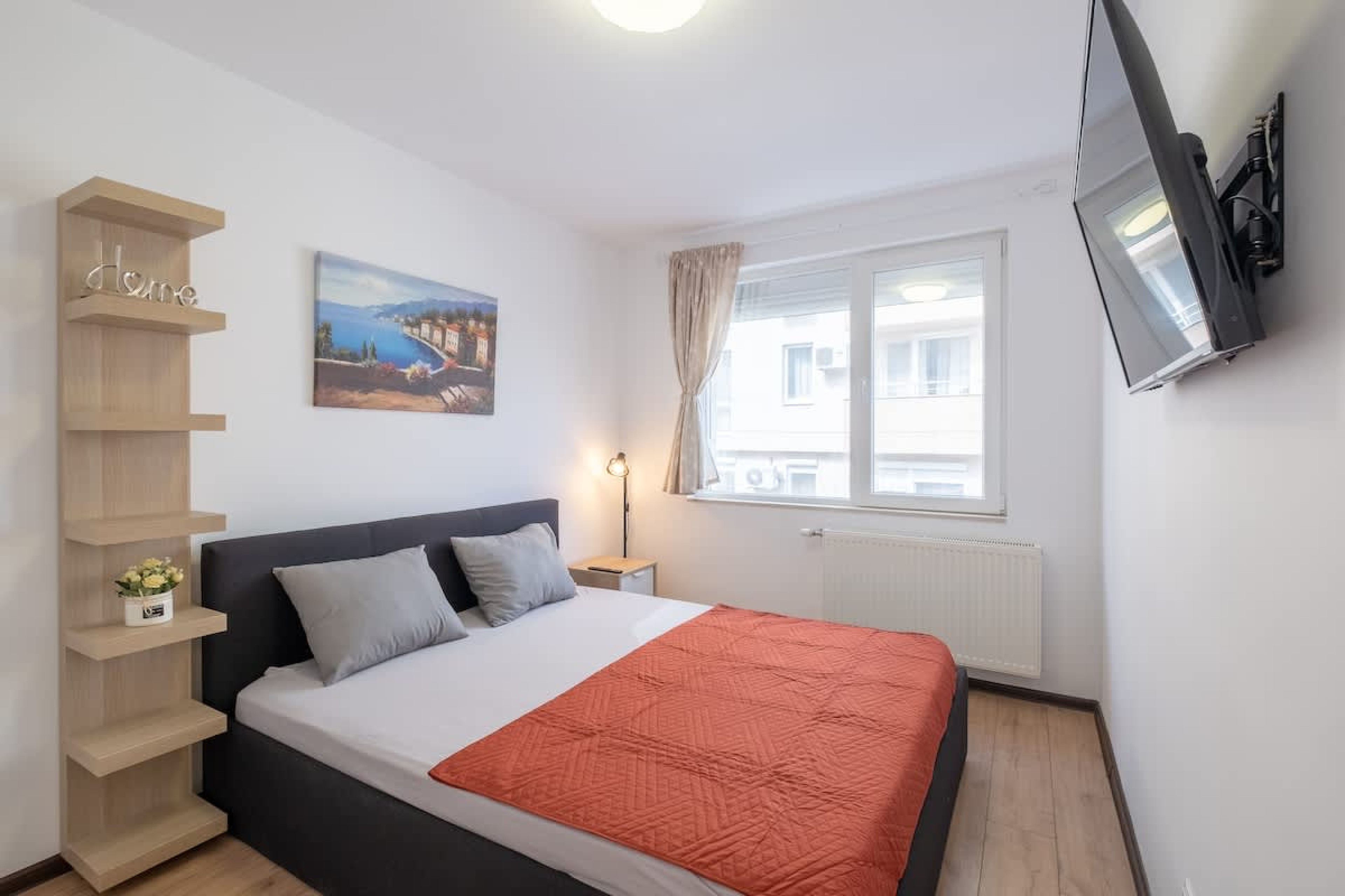 Scoutaround White Logo