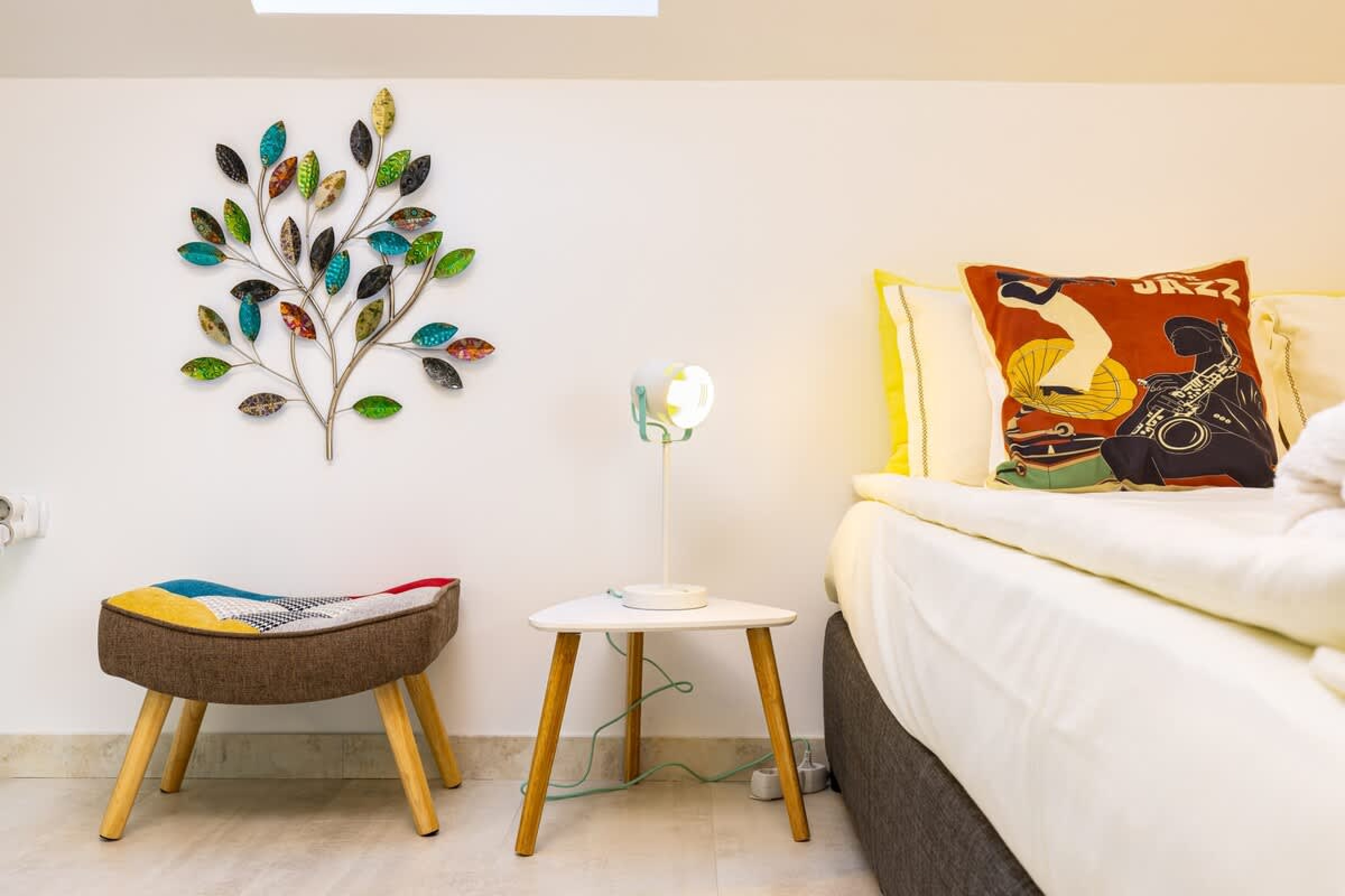 Scoutaround White Logo