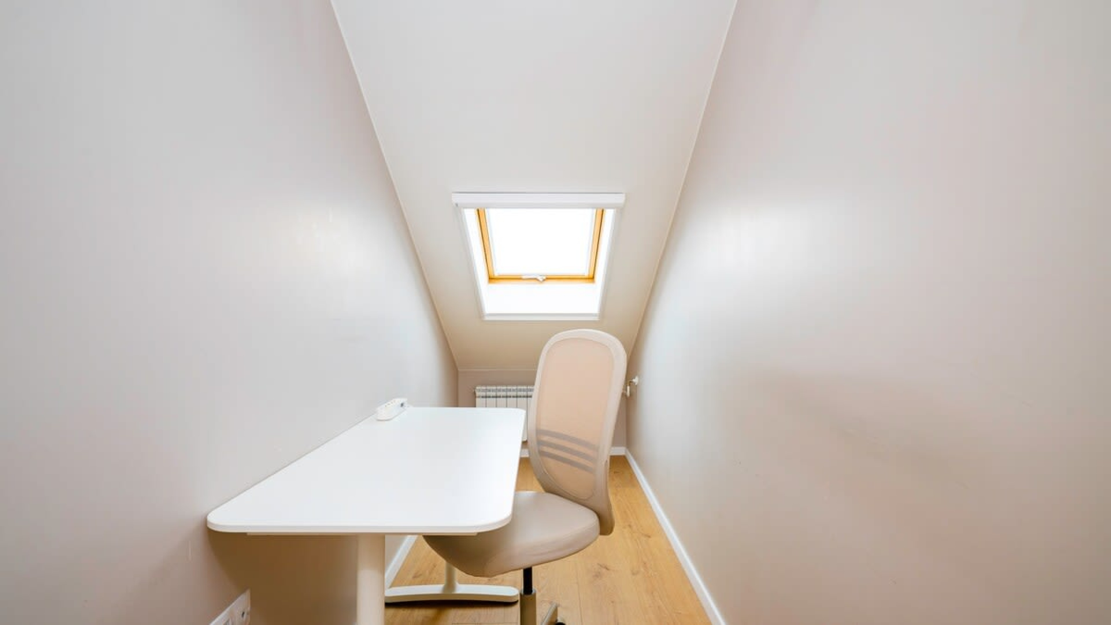 Scoutaround White Logo