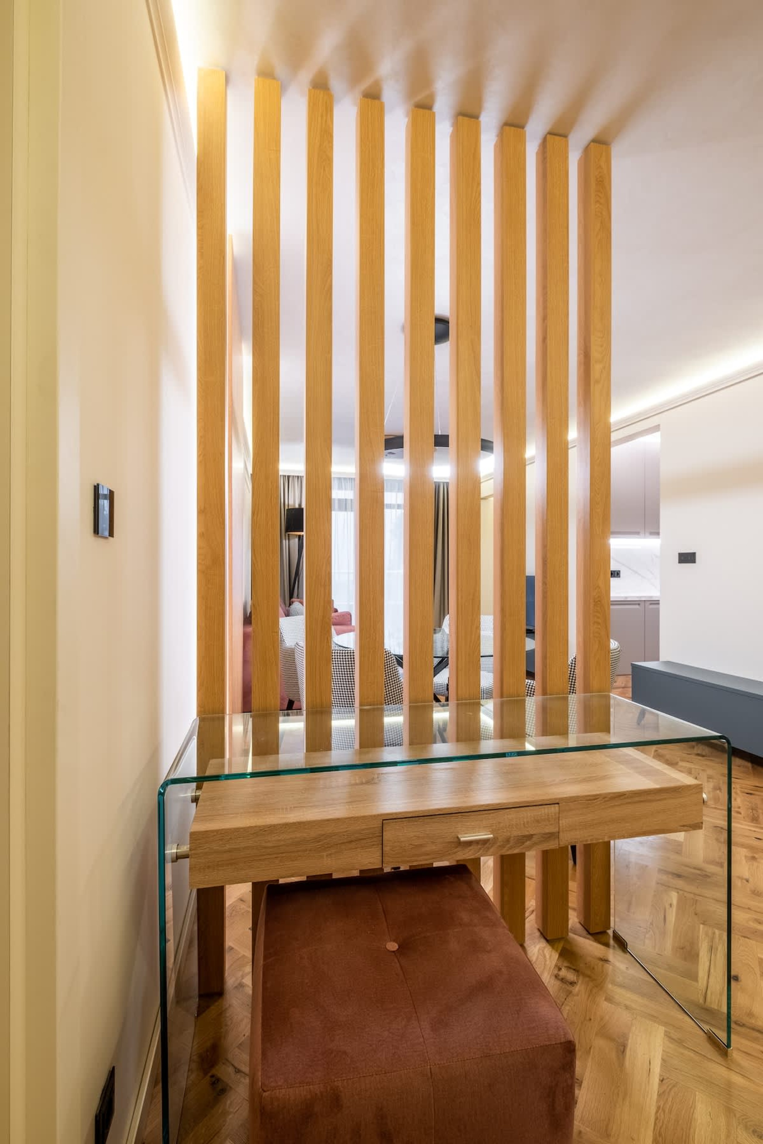 Scoutaround White Logo