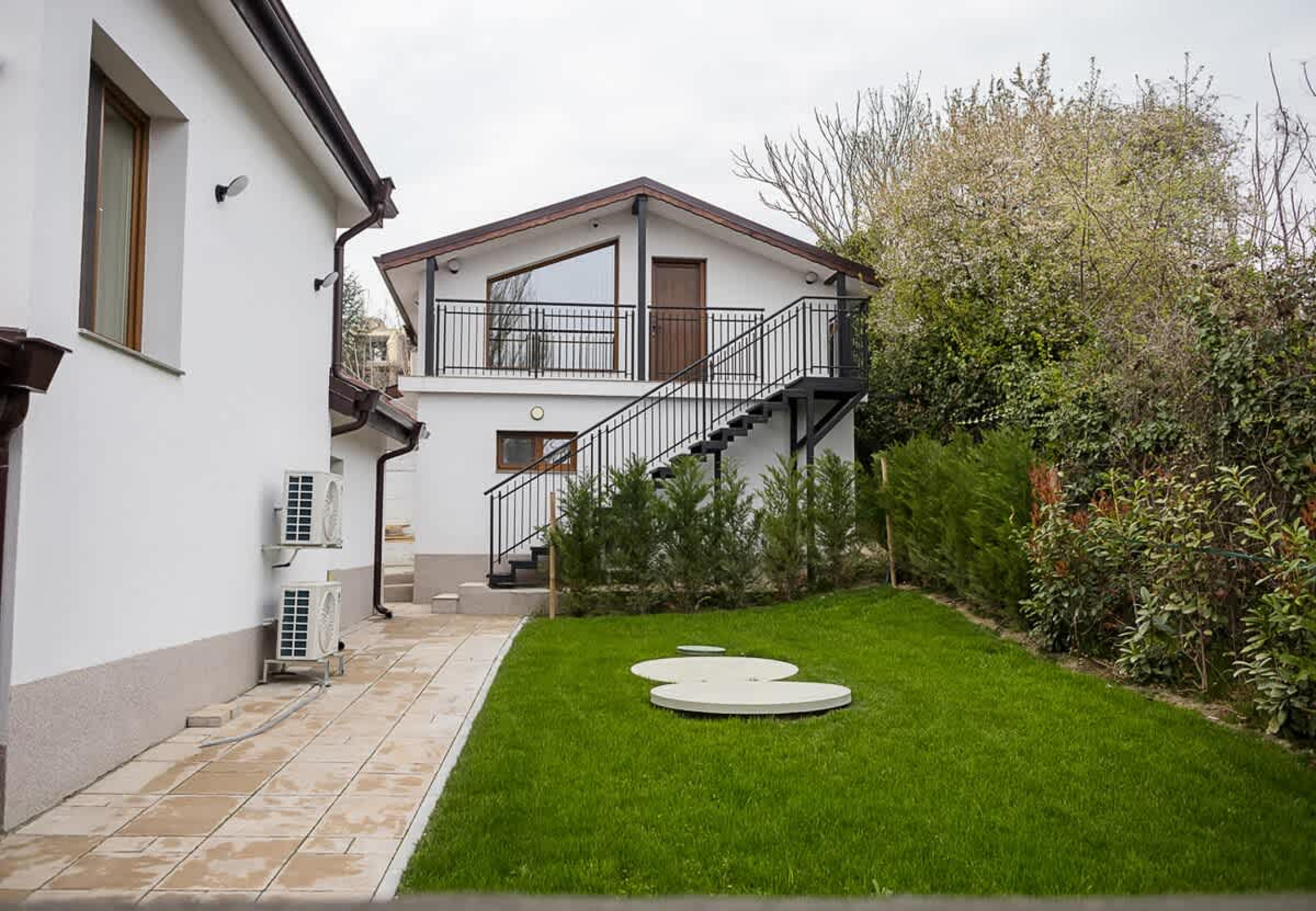 Scoutaround White Logo