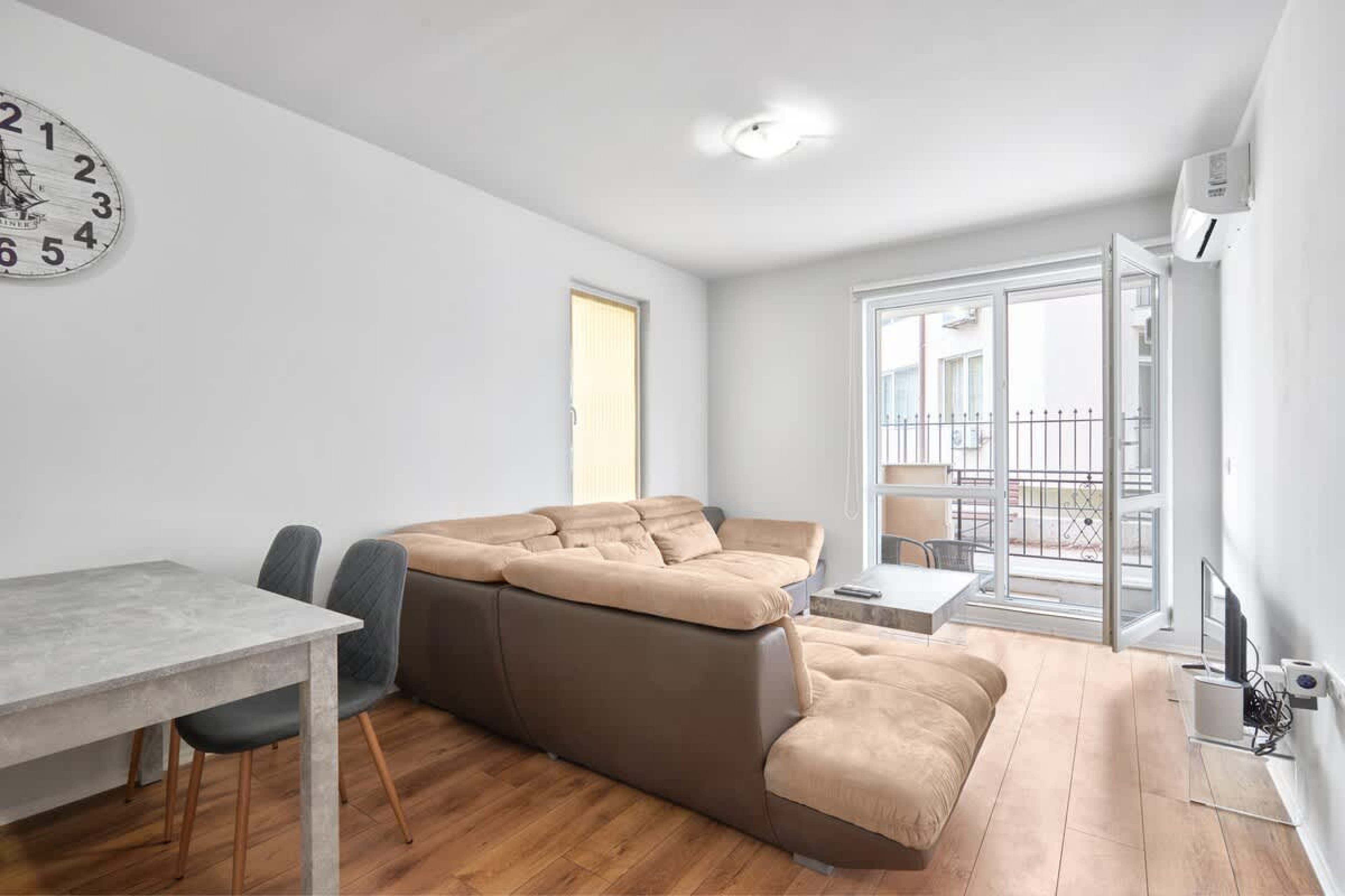 Scoutaround White Logo