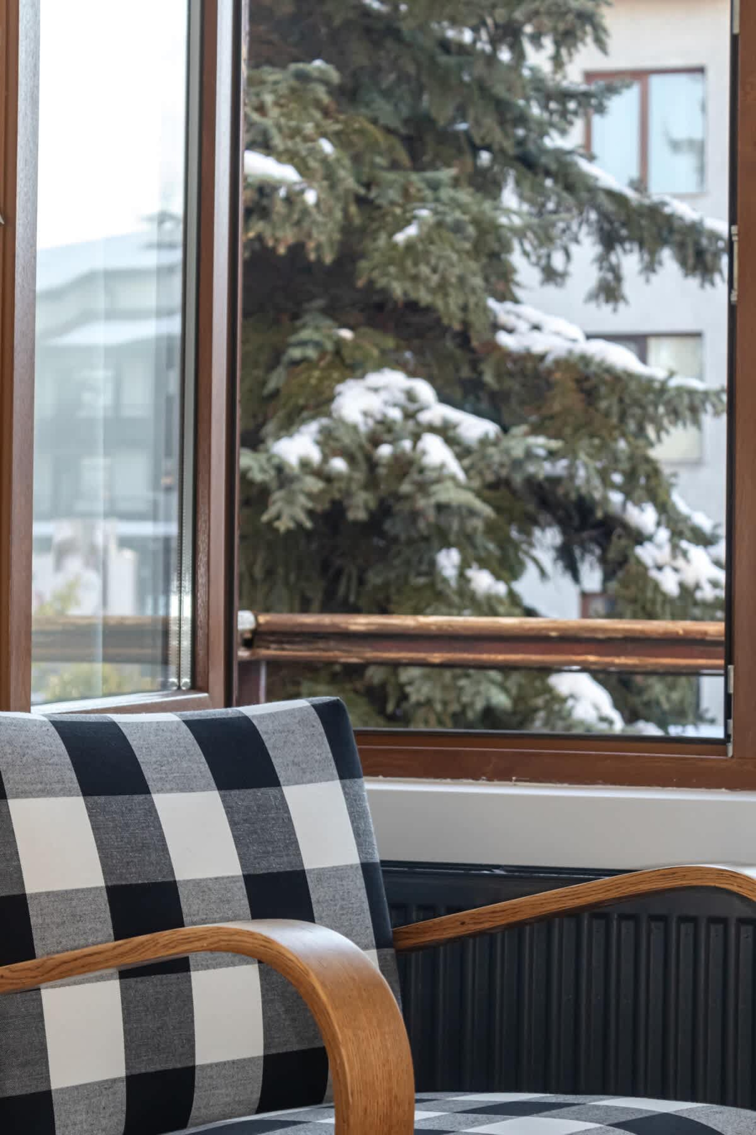 Scoutaround White Logo