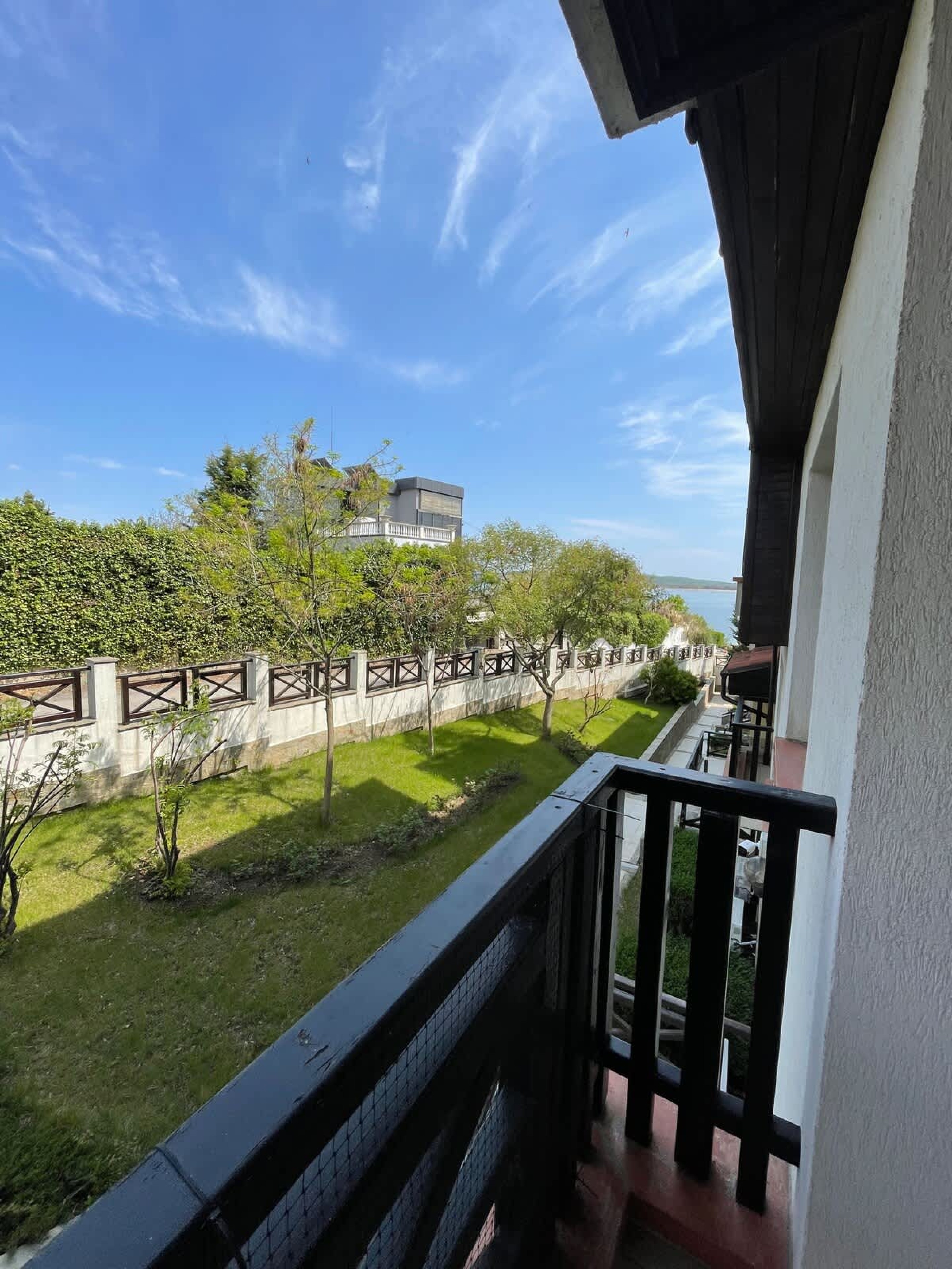 Scoutaround White Logo