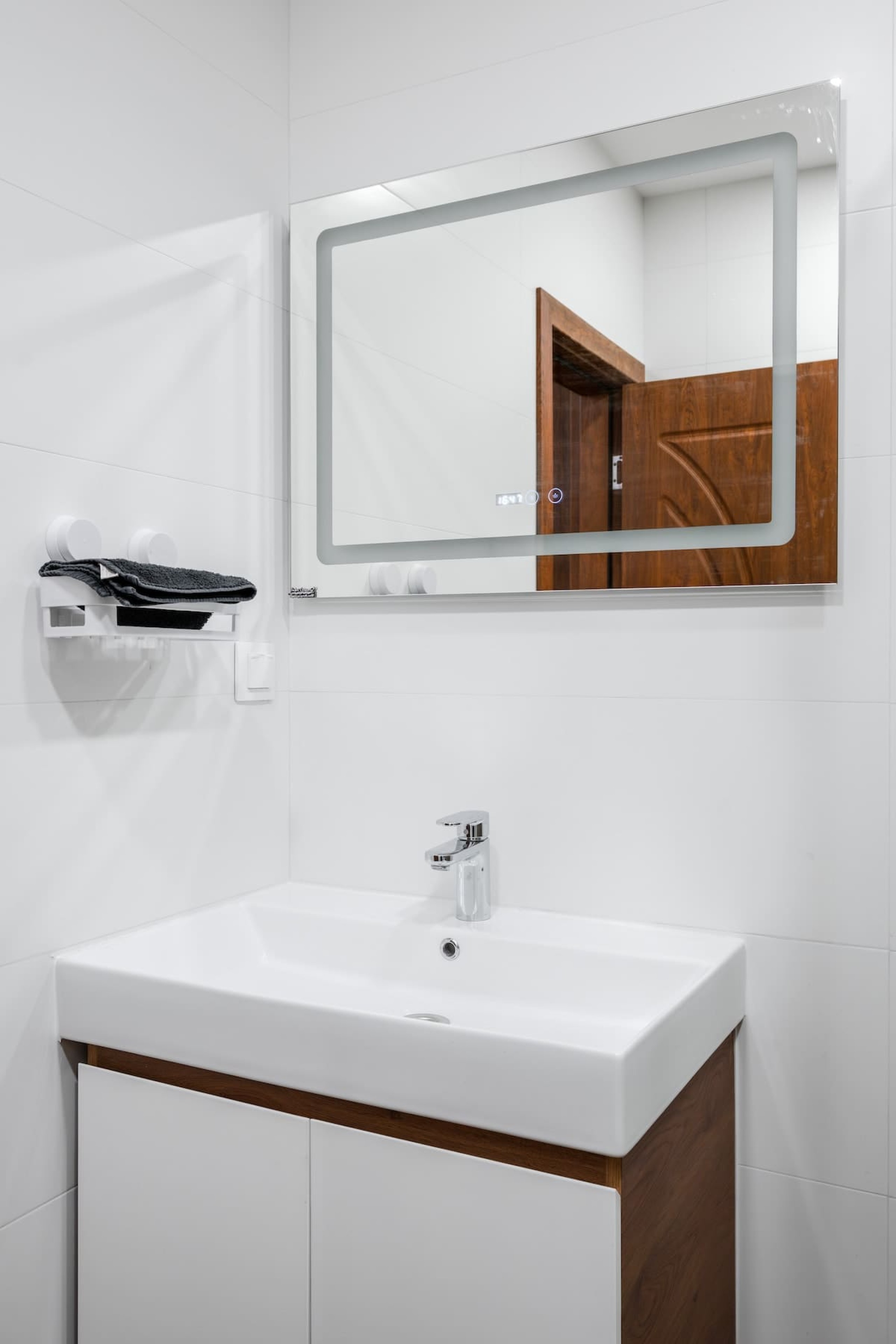 Scoutaround White Logo