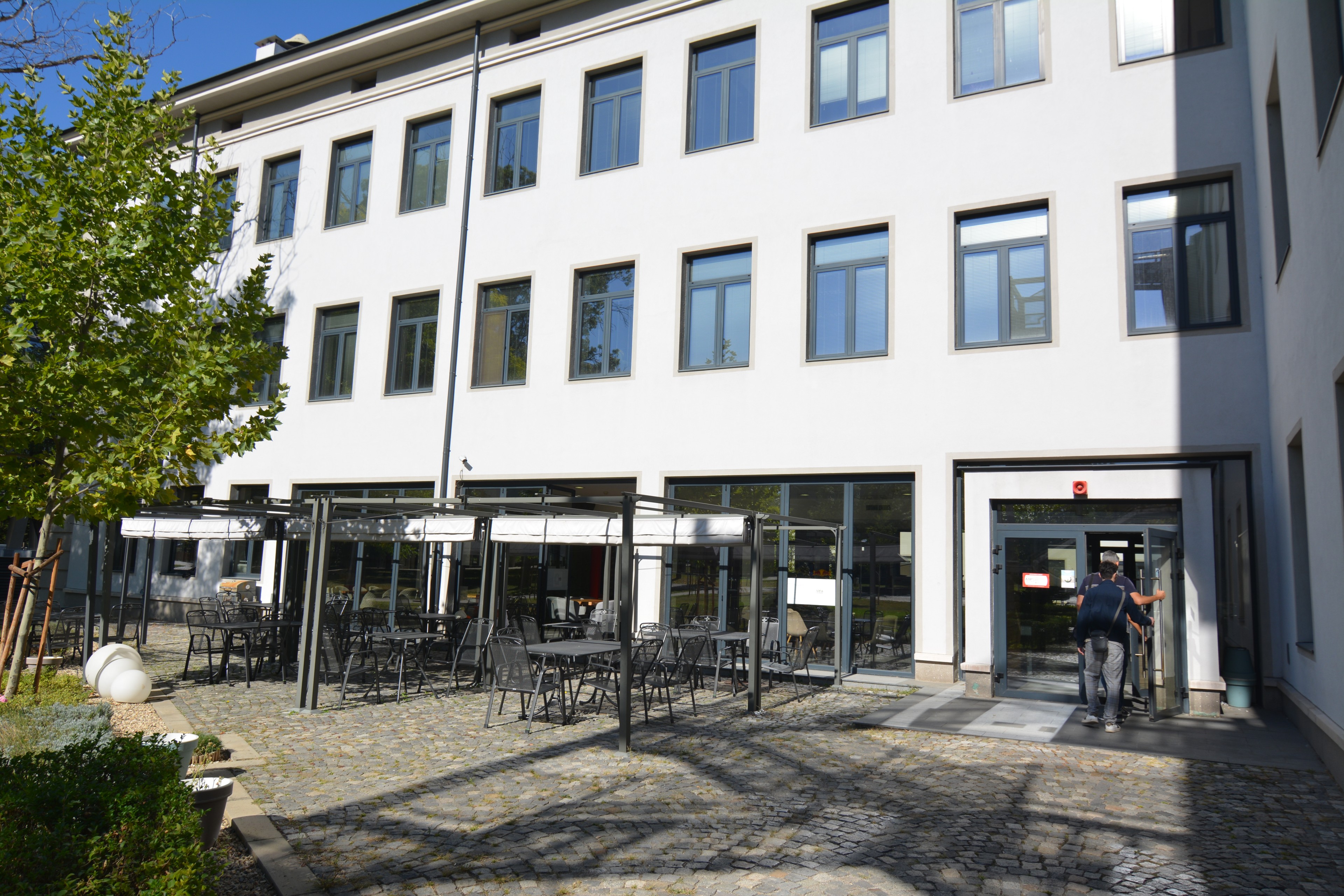 Scoutaround White Logo