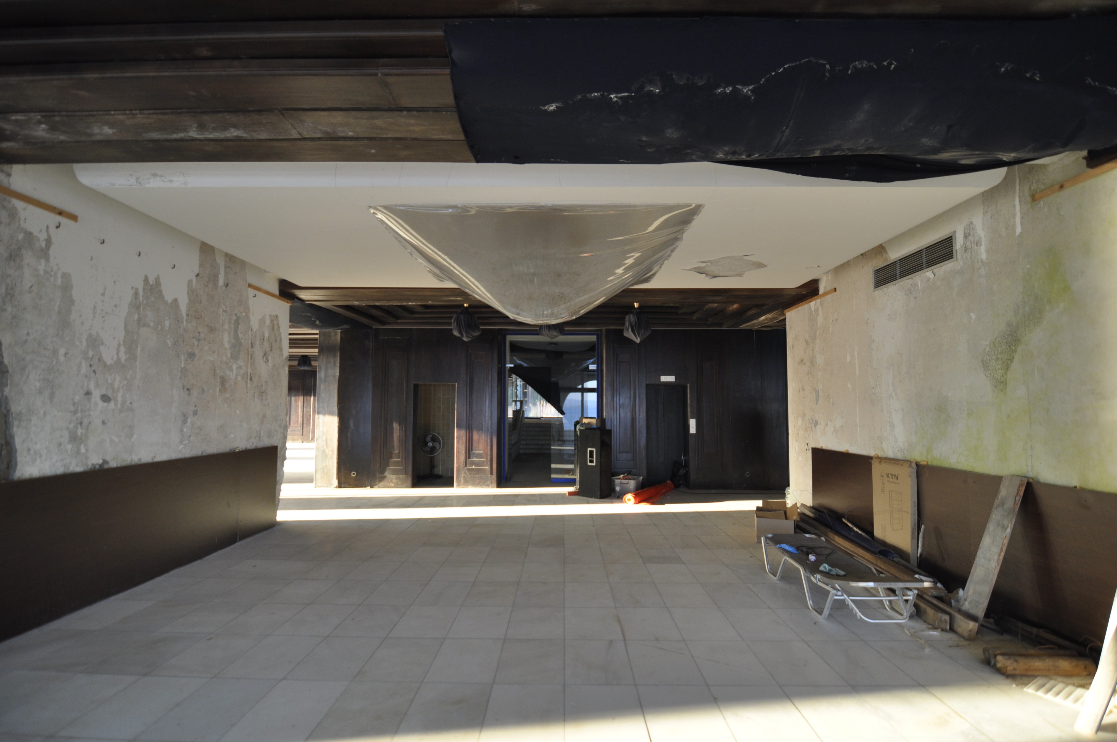 Scoutaround White Logo