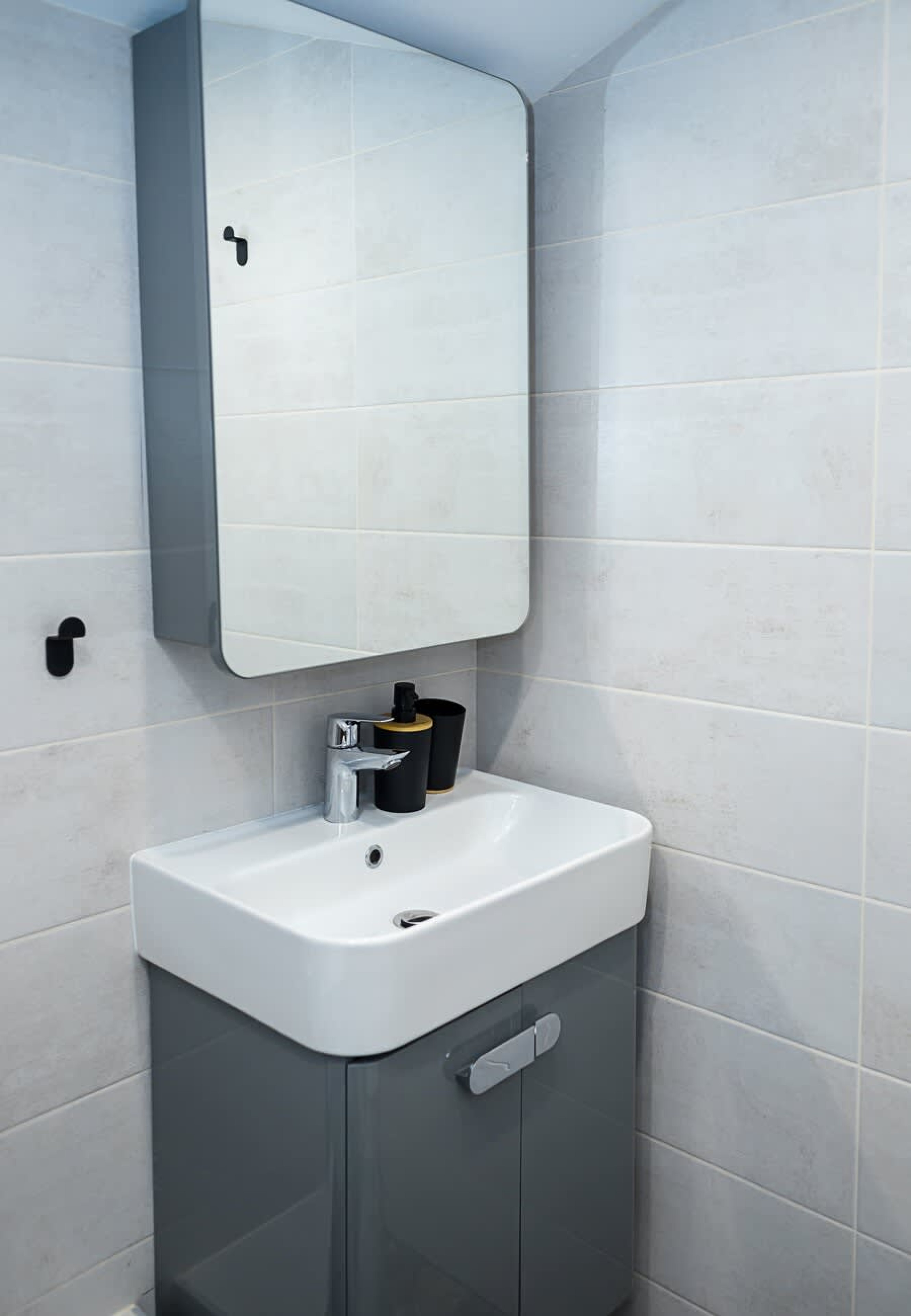 Scoutaround White Logo