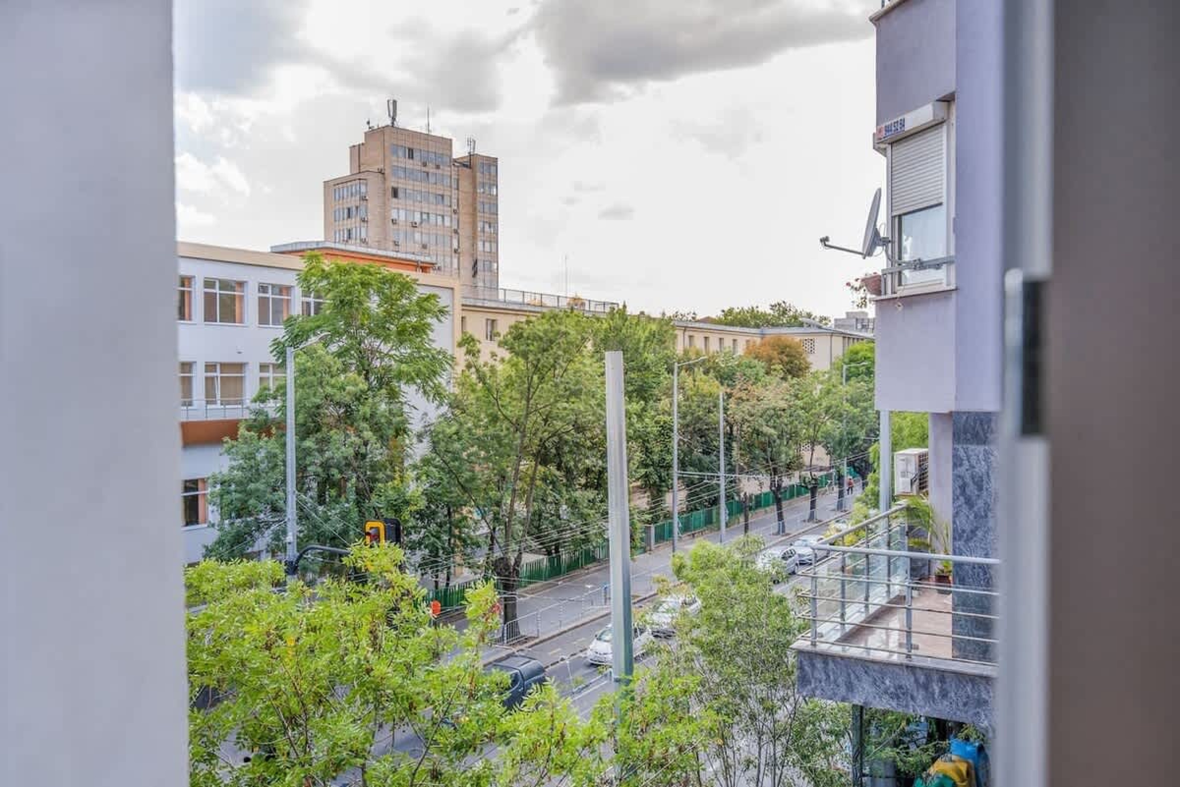 Scoutaround White Logo