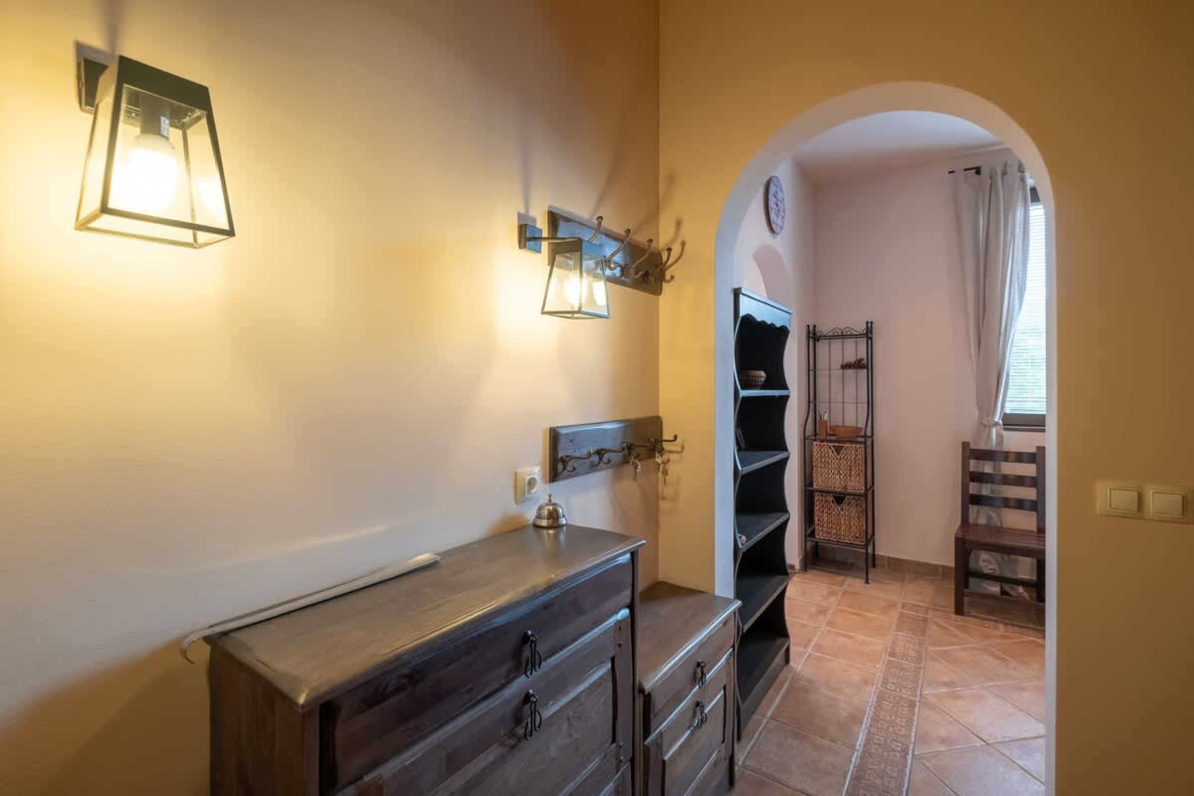 Scoutaround White Logo