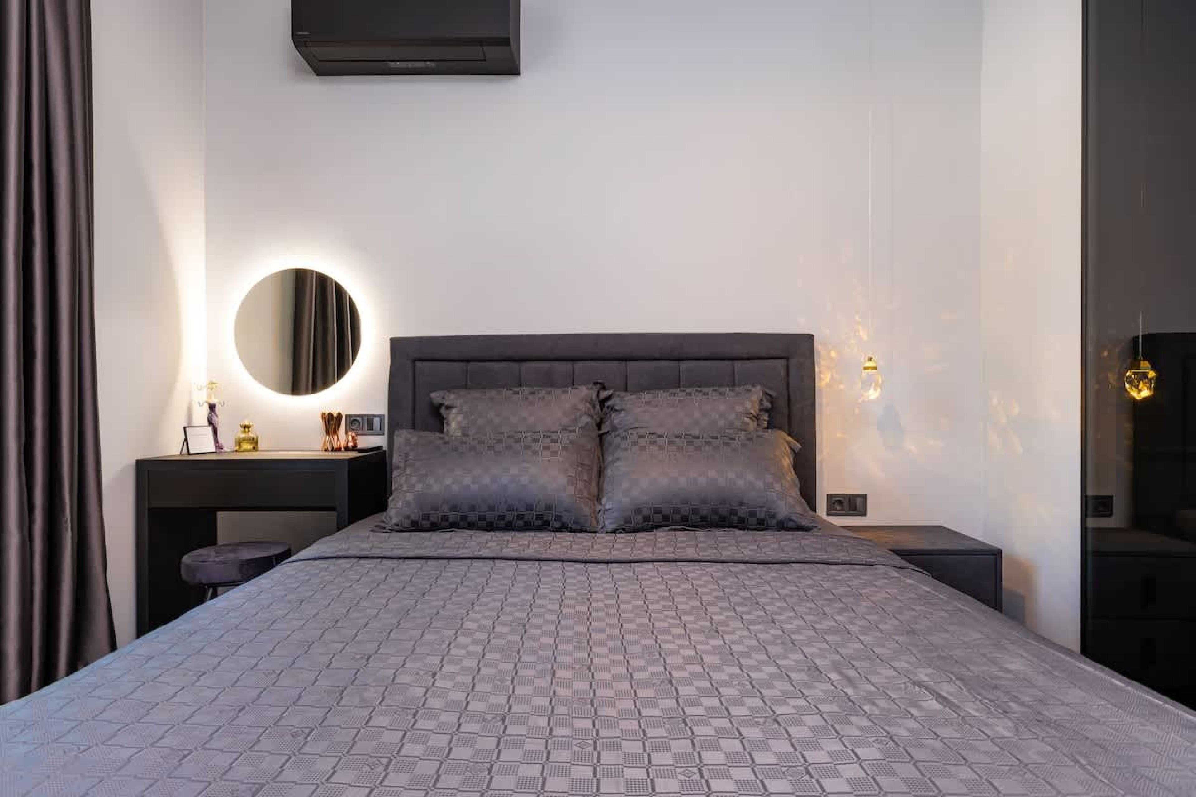 Scoutaround White Logo